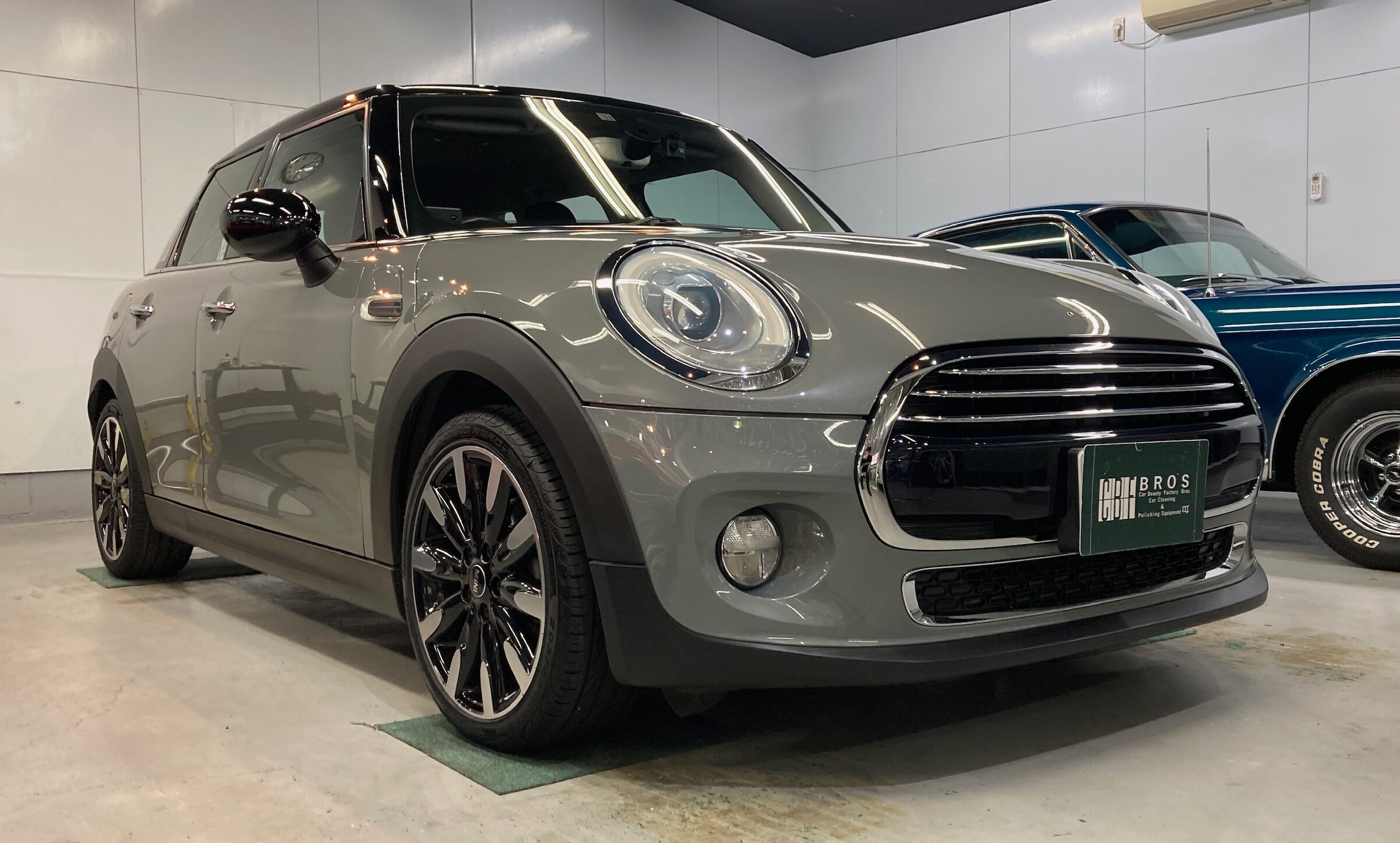 MINI・ミニクーパー：クラスM施工・完成写真：右フロントバンパーの写真