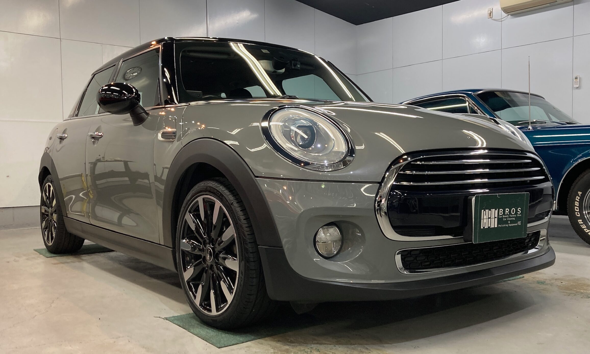 MINI・ミニクーパー：クラスM施工：完成写真：右フロントバンパーの写真