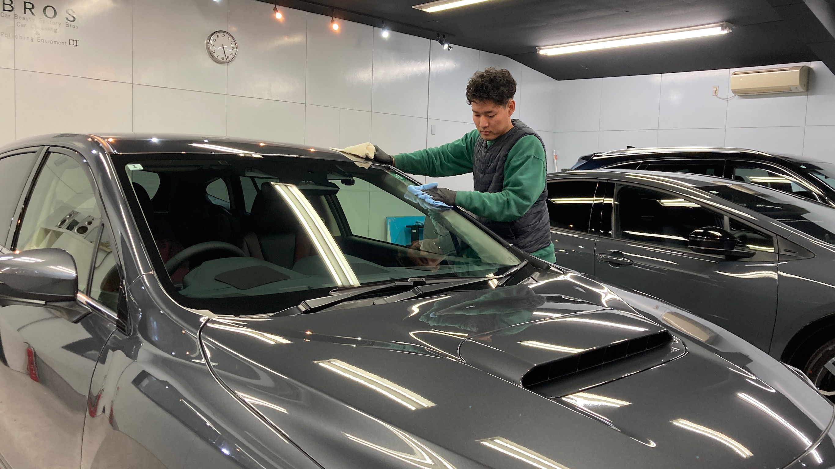 スバル・レヴォーグ：仕上げ作業工程：愛車パック施工の様子１