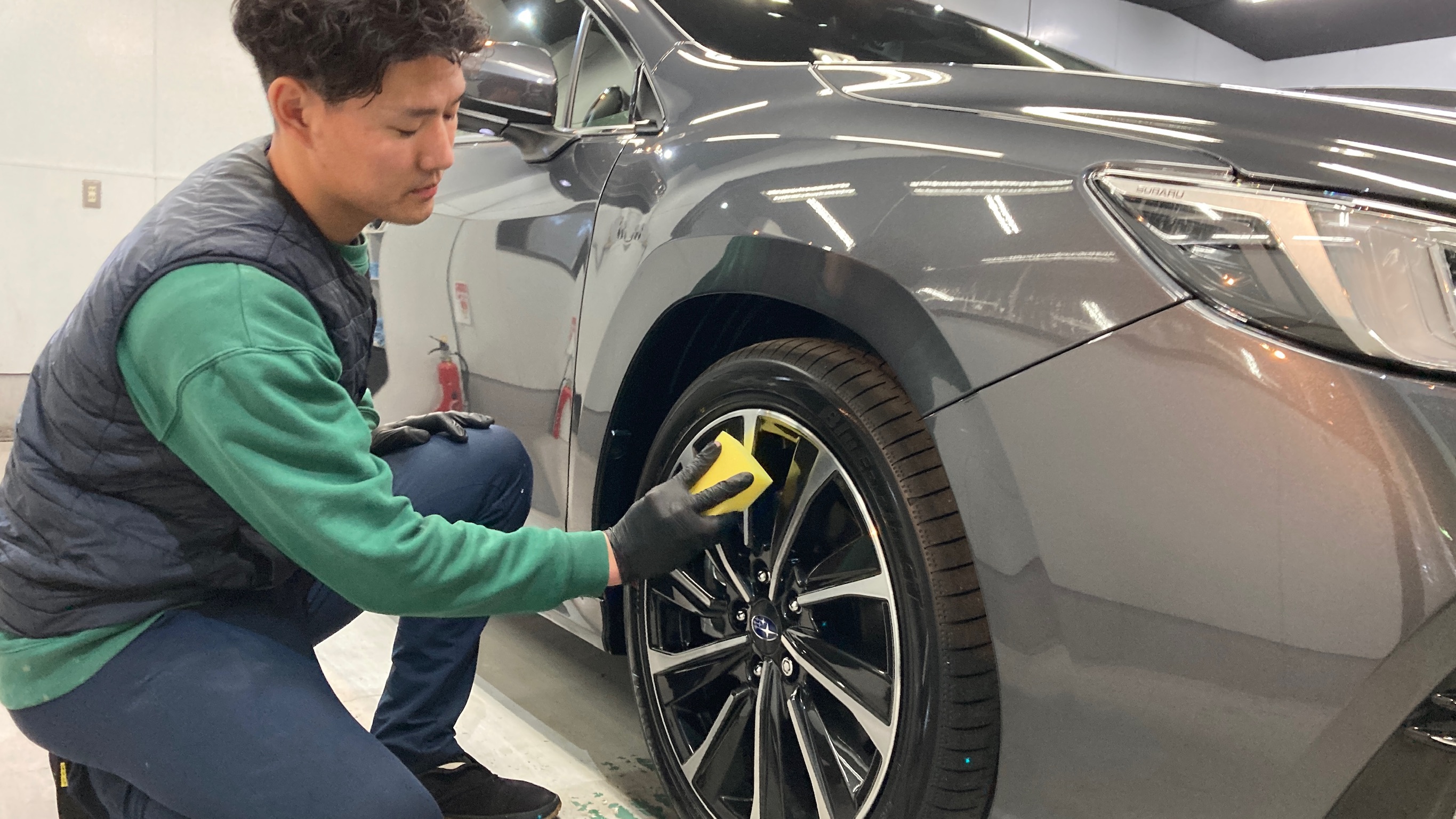 スバル・レヴォーグ：仕上げ作業工程：愛車パック施工の様子２