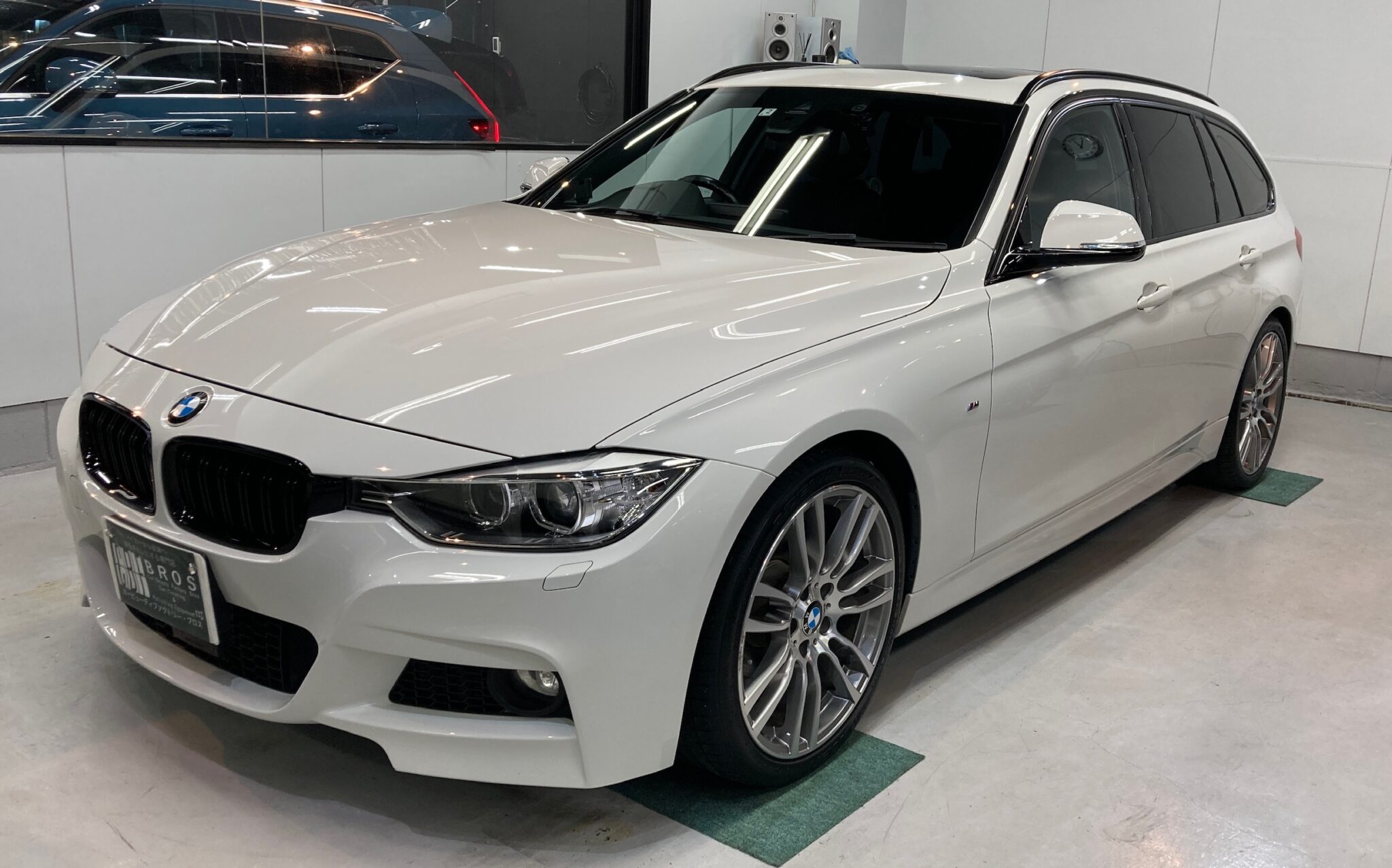 高槻市からご来店のBMW 3シリーズのコーティング完成写真