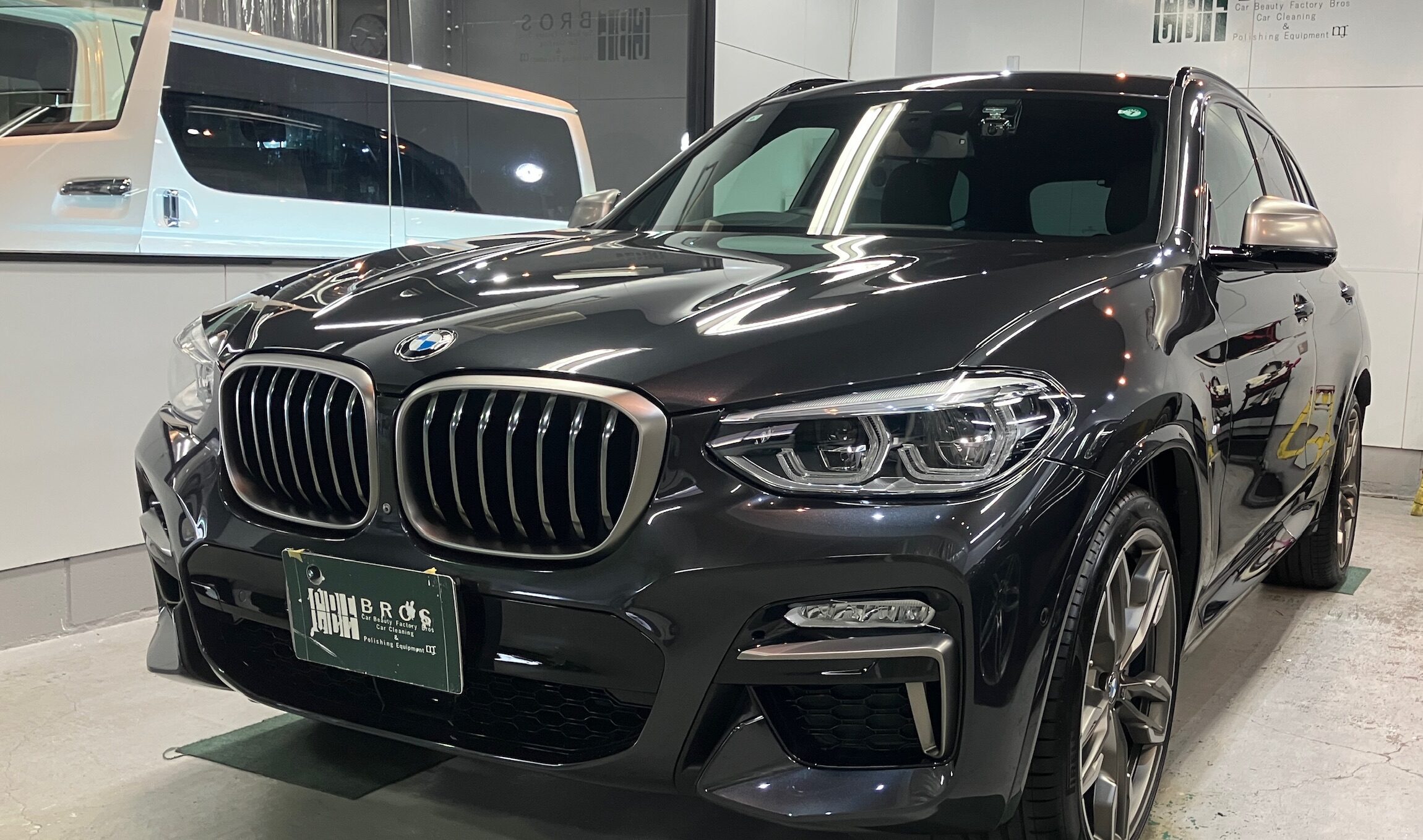 BMW・X3：セラミックコーティング施工：完成写真３