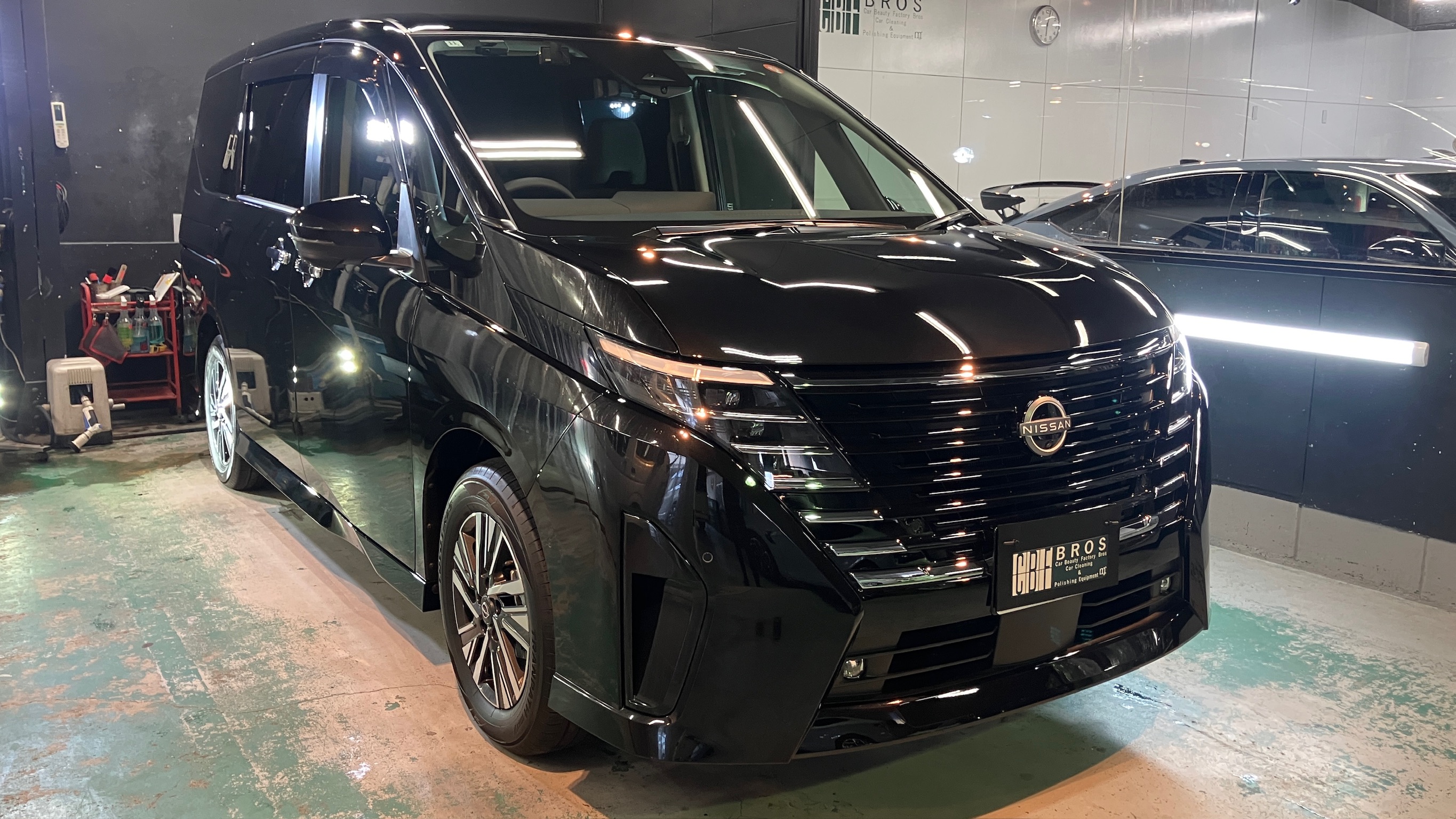 日産・セレナ：クラスM施工：完成写真２
