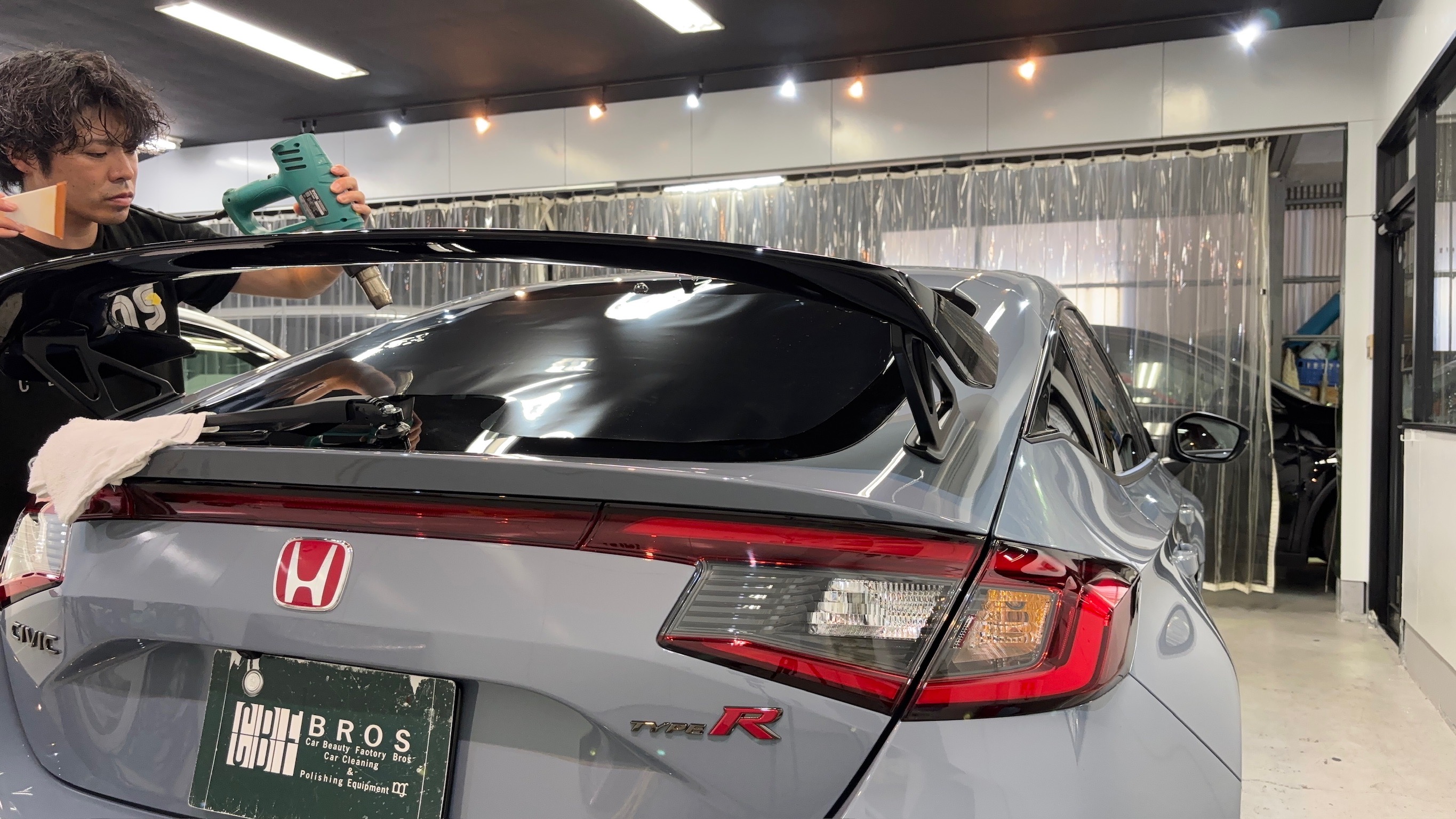 ホンダ・シビック：断熱カーフィルム施工：施工写真１