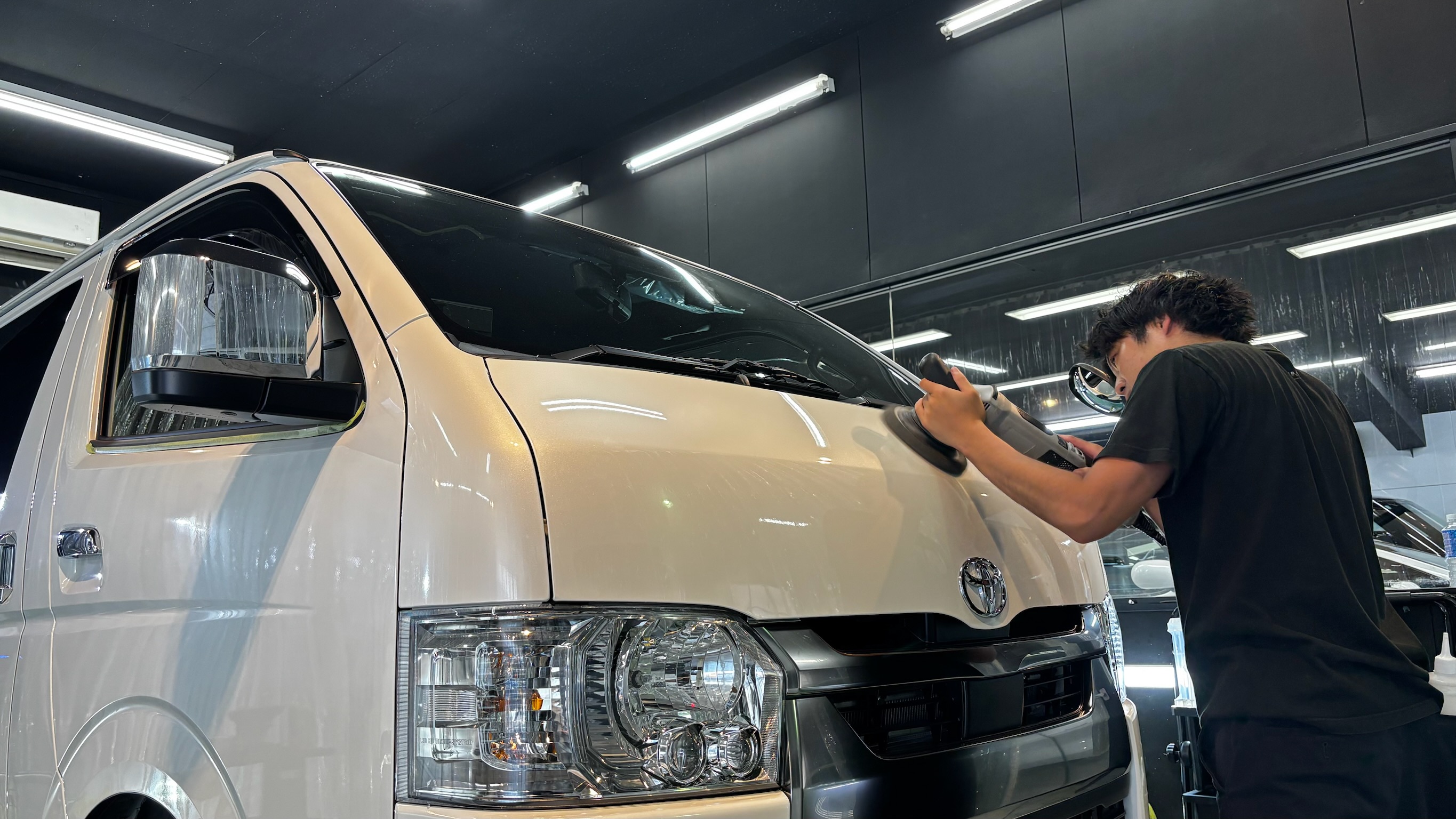 トヨタ・ハイエース：アドバンスド施工｜施工写真２