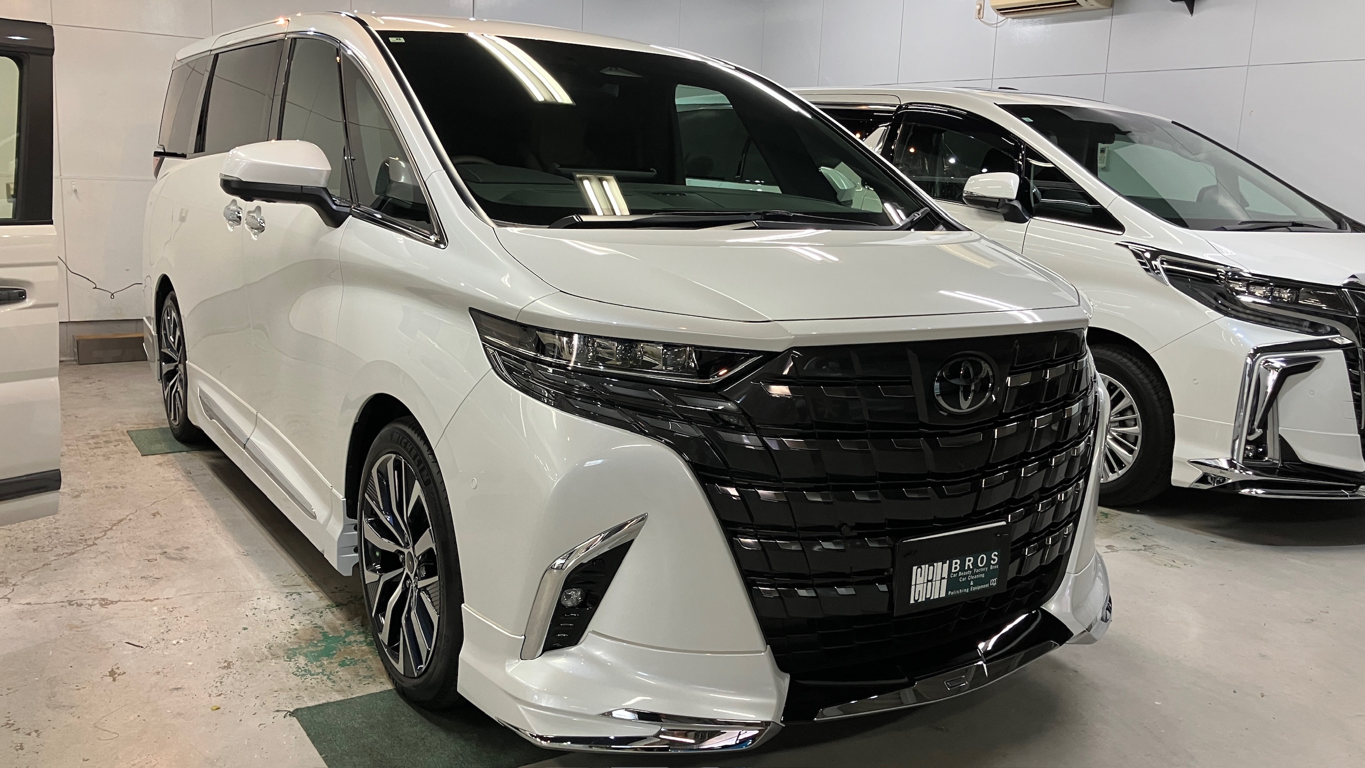 トヨタ・アルファード：アドバンスド施工：完成写真２