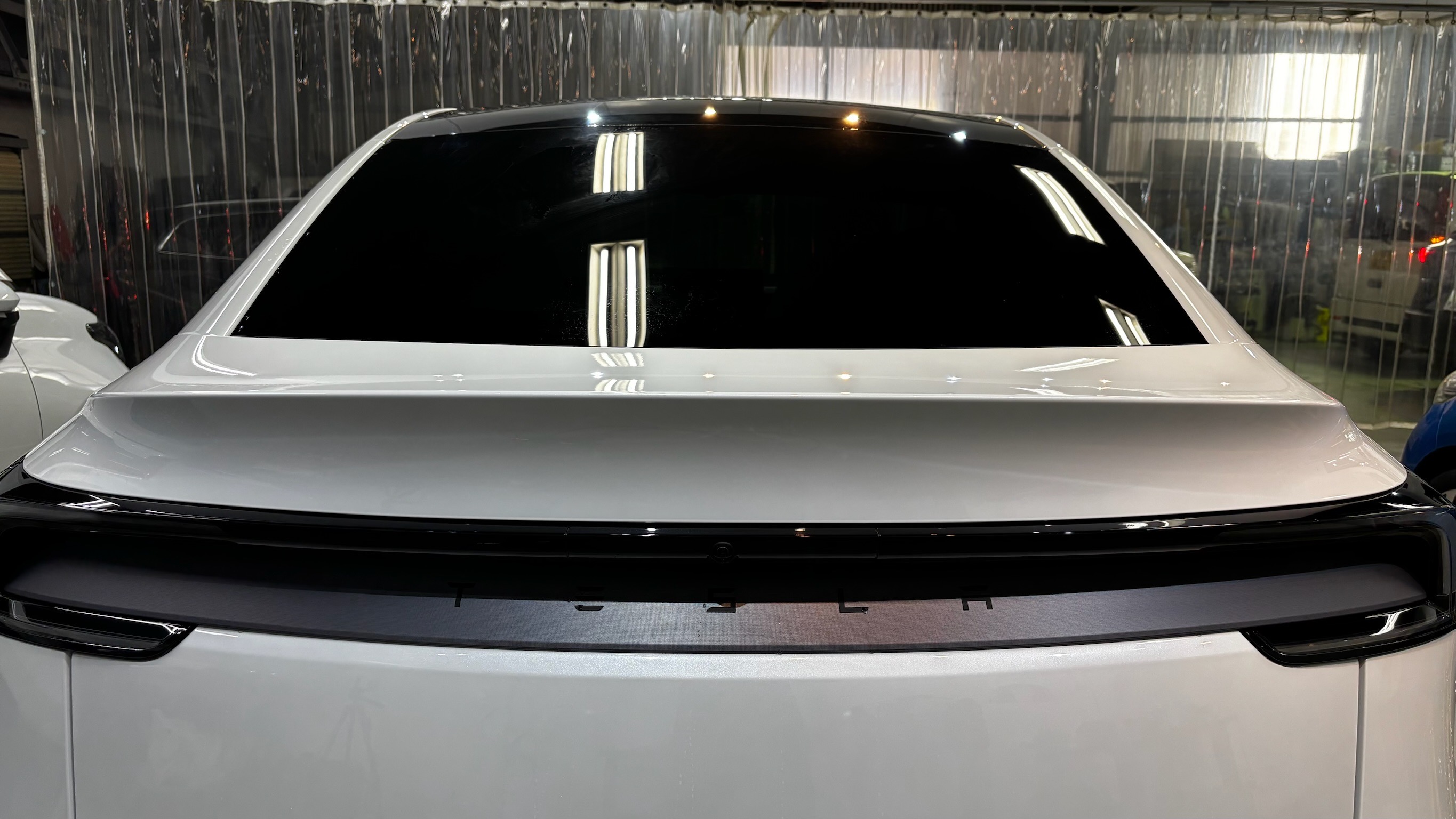 テスラ・モデルY：断熱フィルム施工：完成写真１