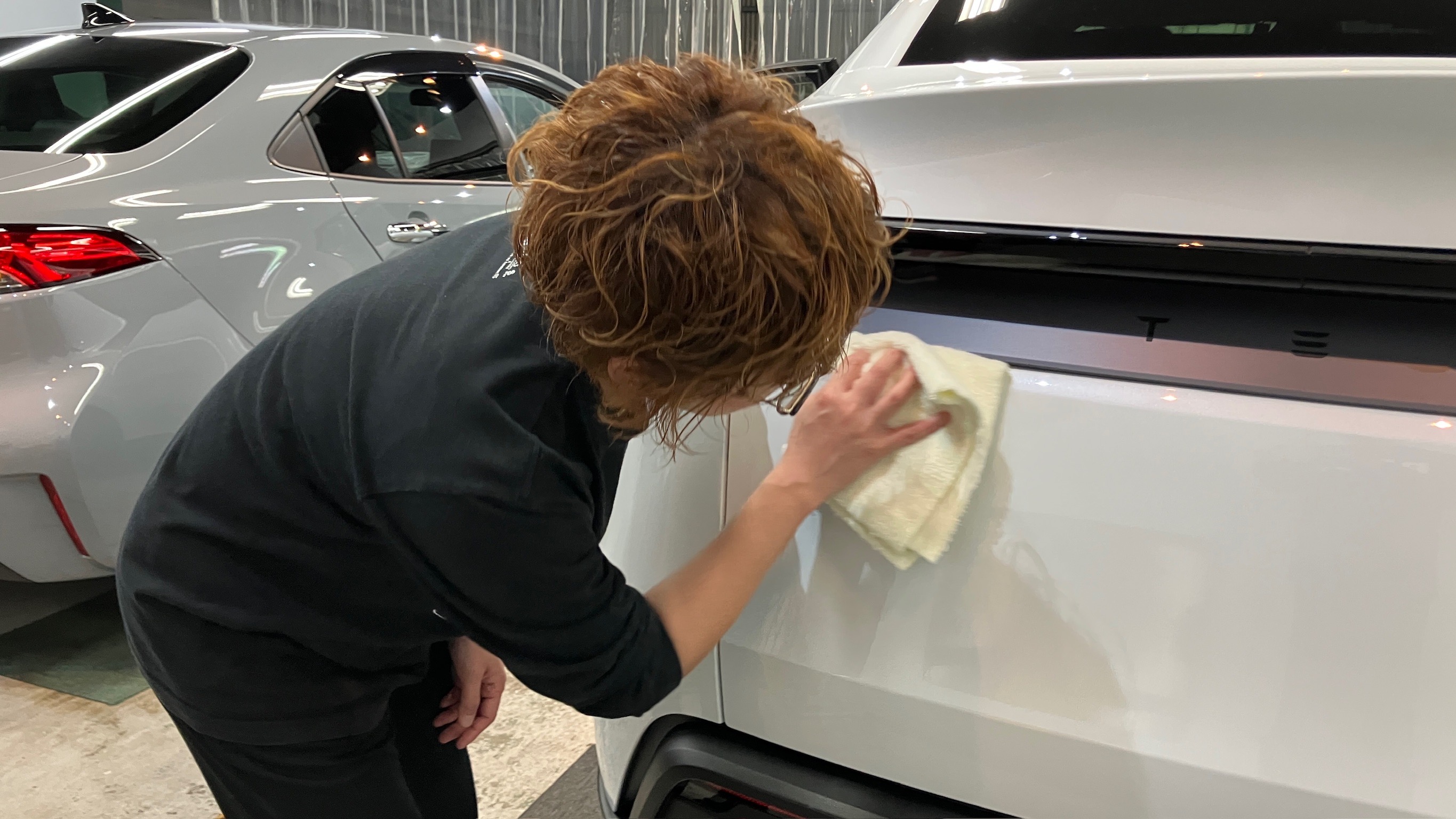 テスラ・モデルY：セラミックコーティング：施工写真２