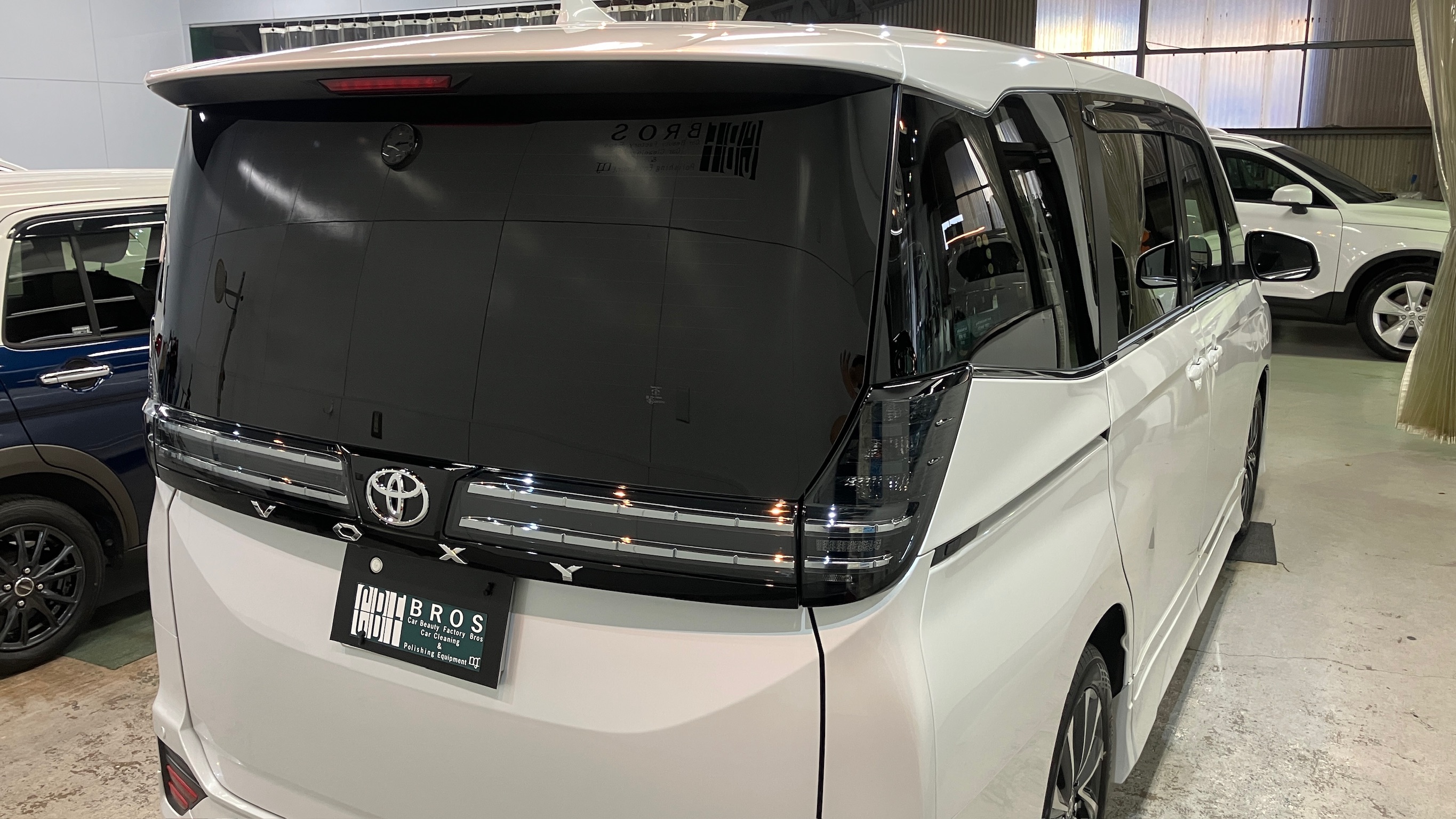 トヨタ・ヴォクシー：ガードグレイズ施工：施工写真４