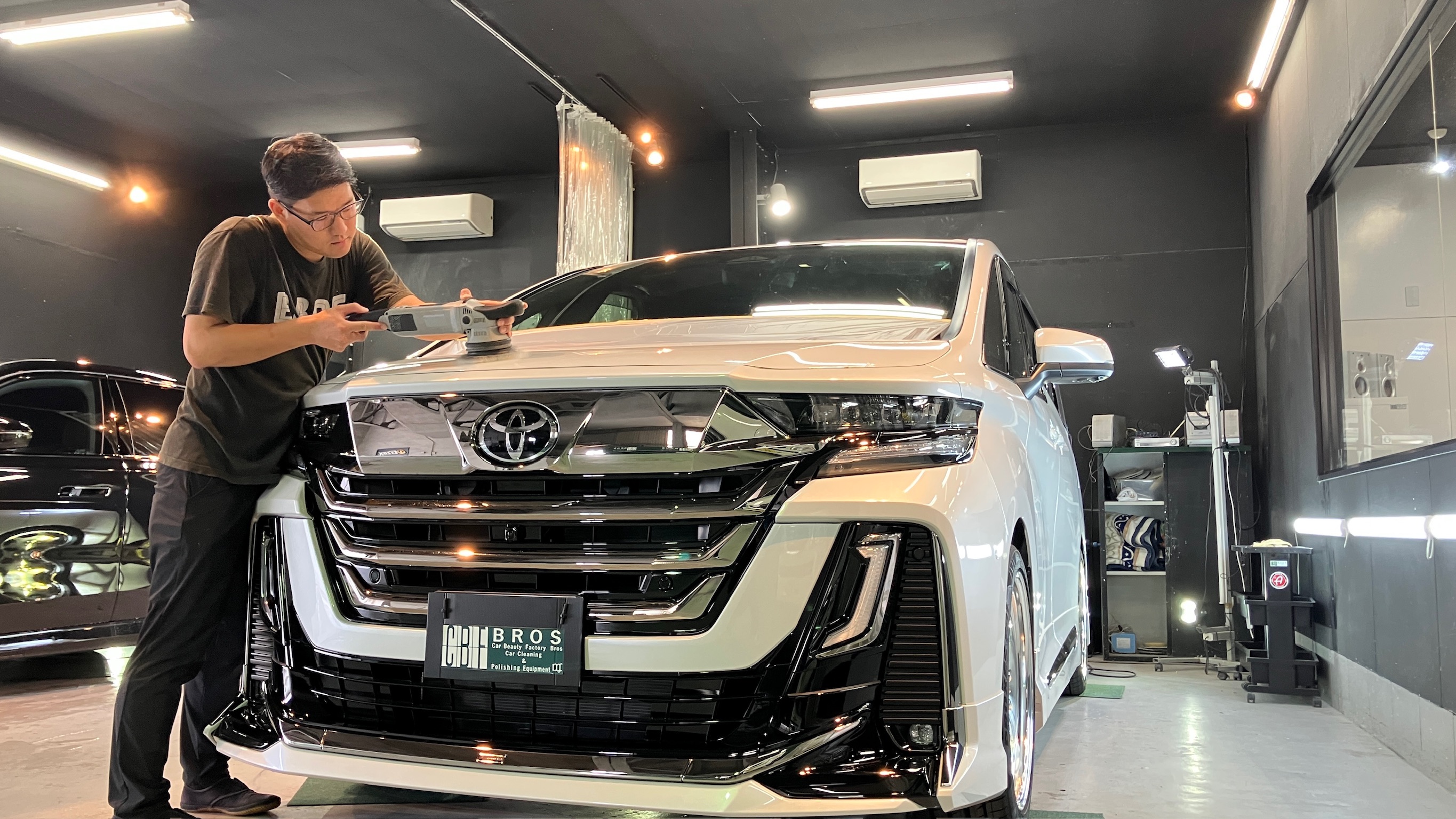 トヨタ・ヴェルファイア:アドバンスド施工:施工写真1