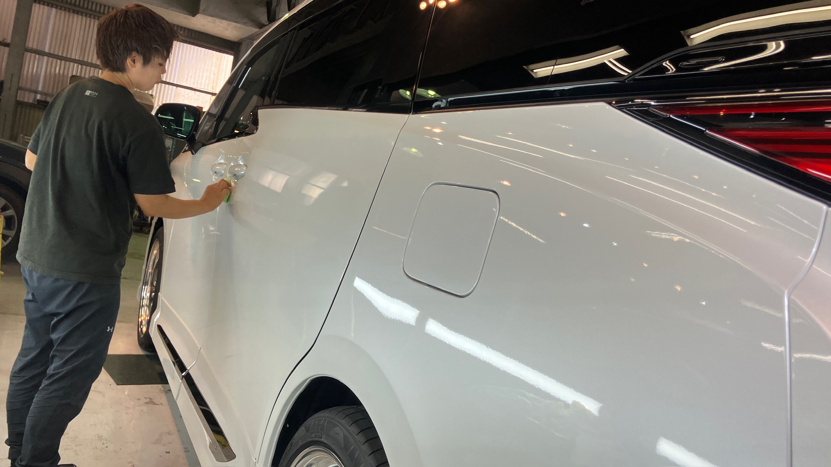 トヨタ・ヴェルファイア:アドバンスド施工:施工写真3