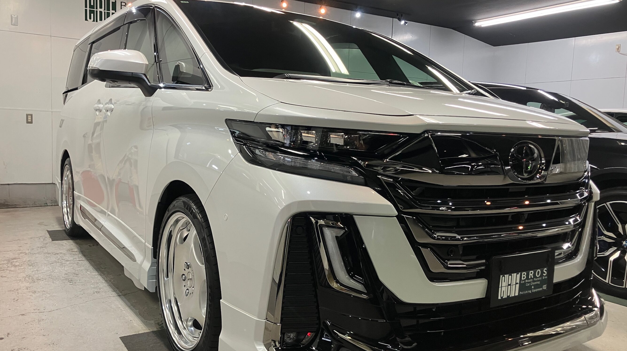 トヨタ・ヴェルファイア:アドバンスド施工:完成写真2