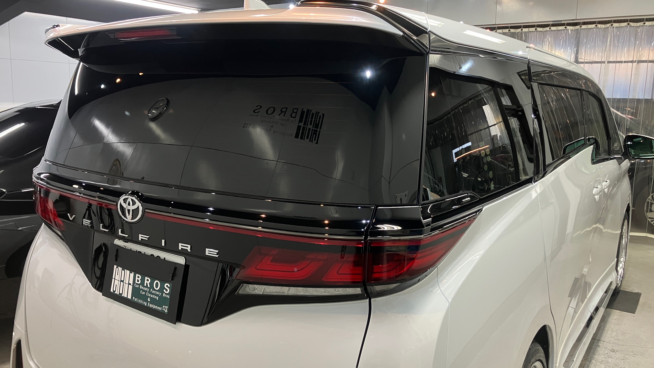 トヨタ・ヴェルファイア:アドバンスド施工:完成写真4