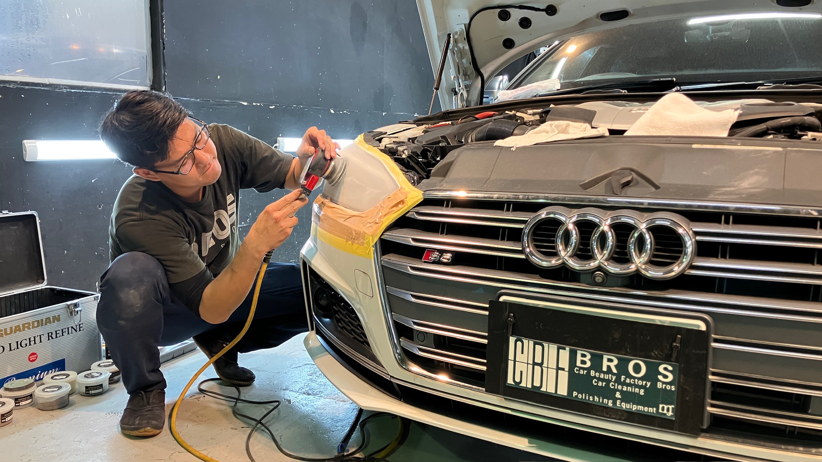 アウディ・A5:ヘッドライトリファイン:施工写真2