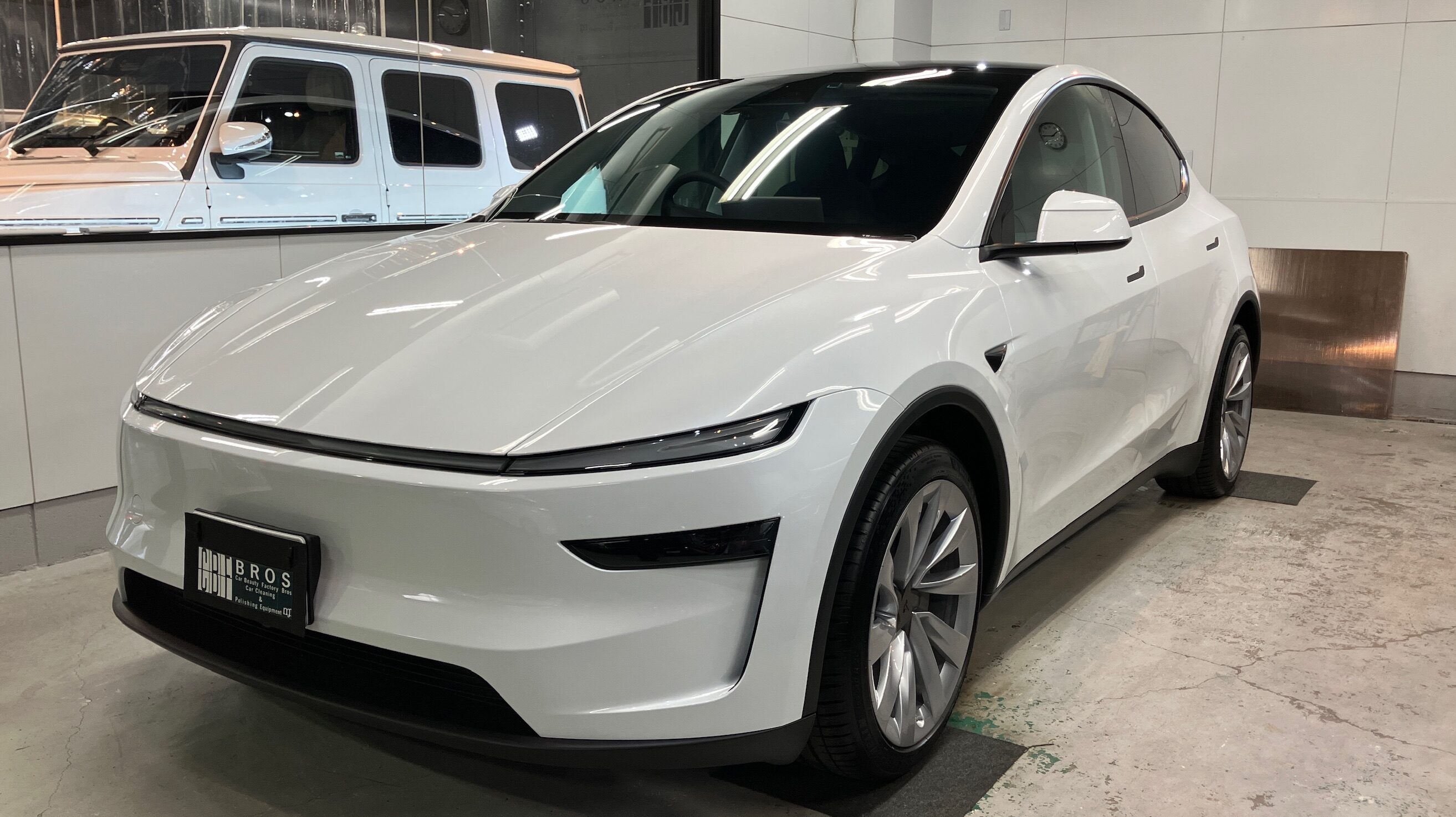 テスラ・モデルY:断熱フィルム施工:完成写真1