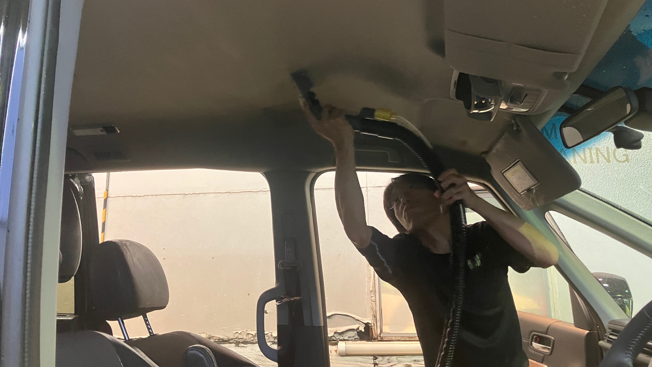 1ホンダ・ステップワゴン:クリーニング施工:施工写真1