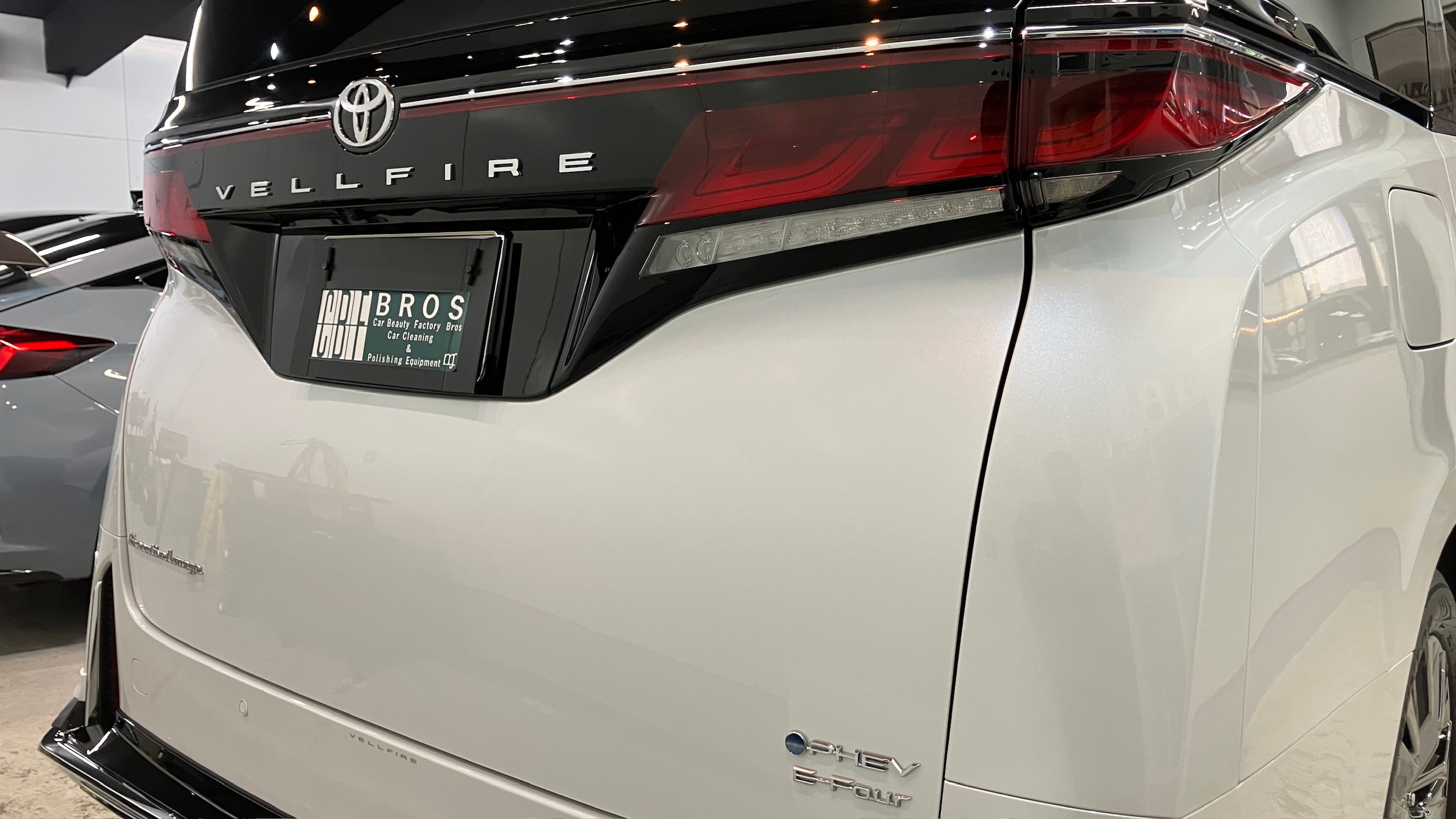 トヨタ・ヴェルファイア:アドバンスド施工:完成写真4