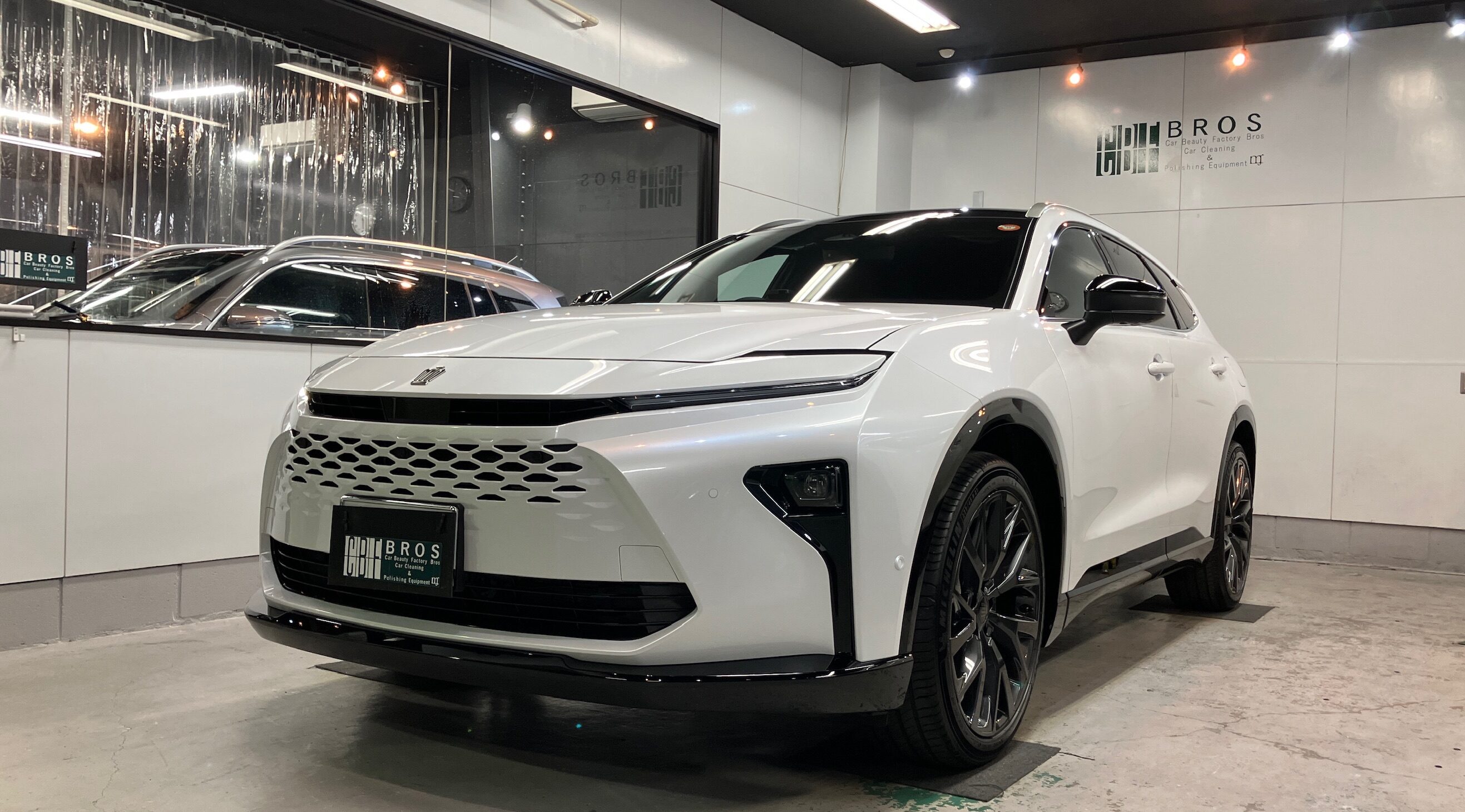 トヨタ・クラウンエステート:クラスM施工:完成写真2