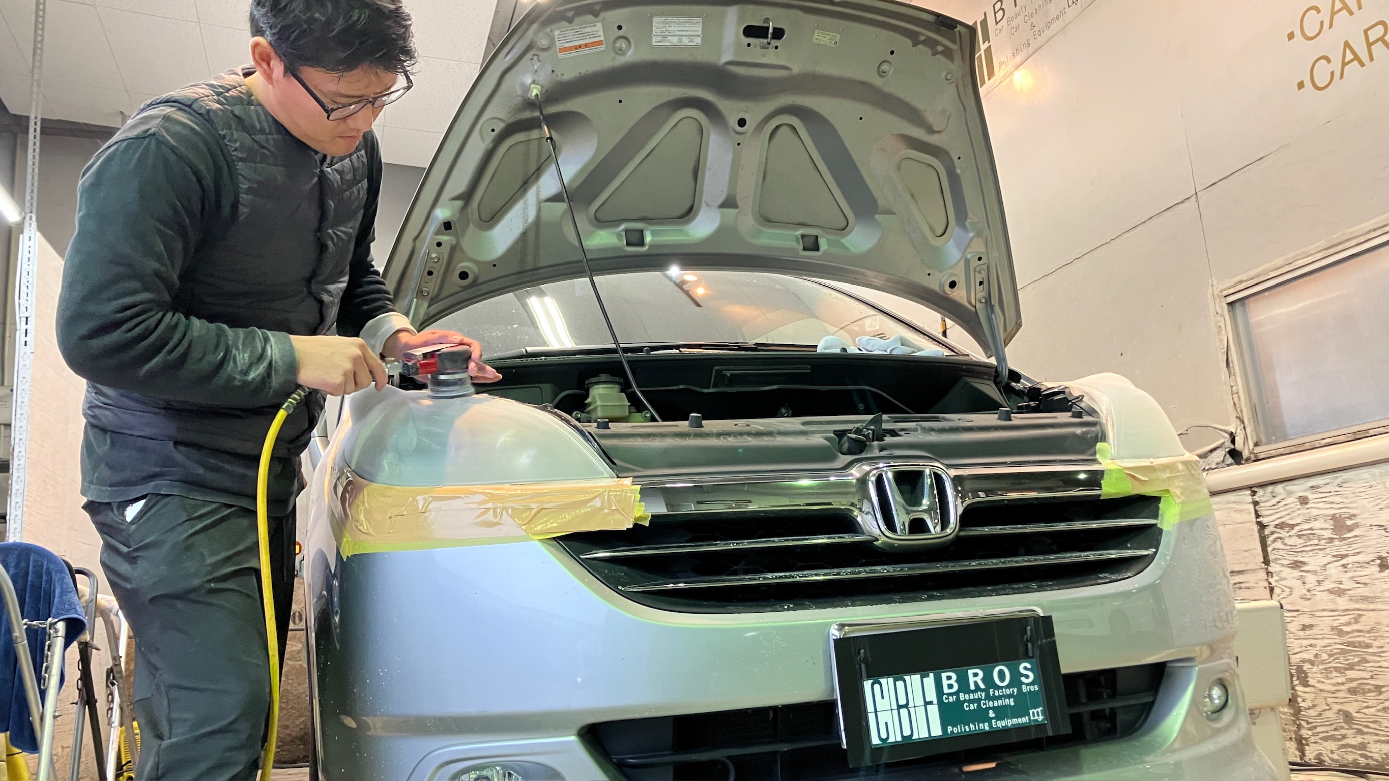 ホンダ・ステップワゴン:ヘッドライトリファイン修復:施工写真1