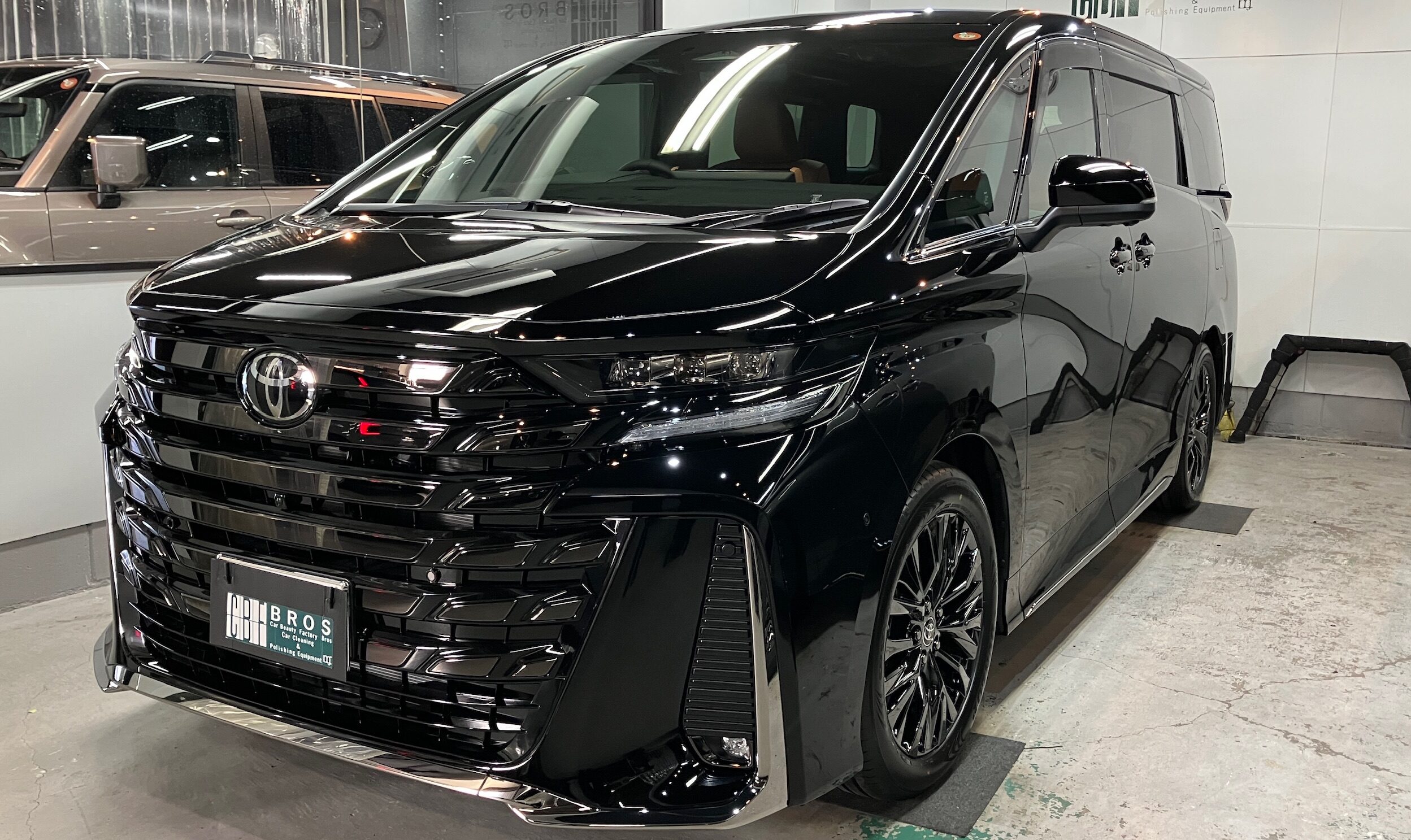 トヨタ・ヴェルファイア:ガードグレイズ施工:完成写真2