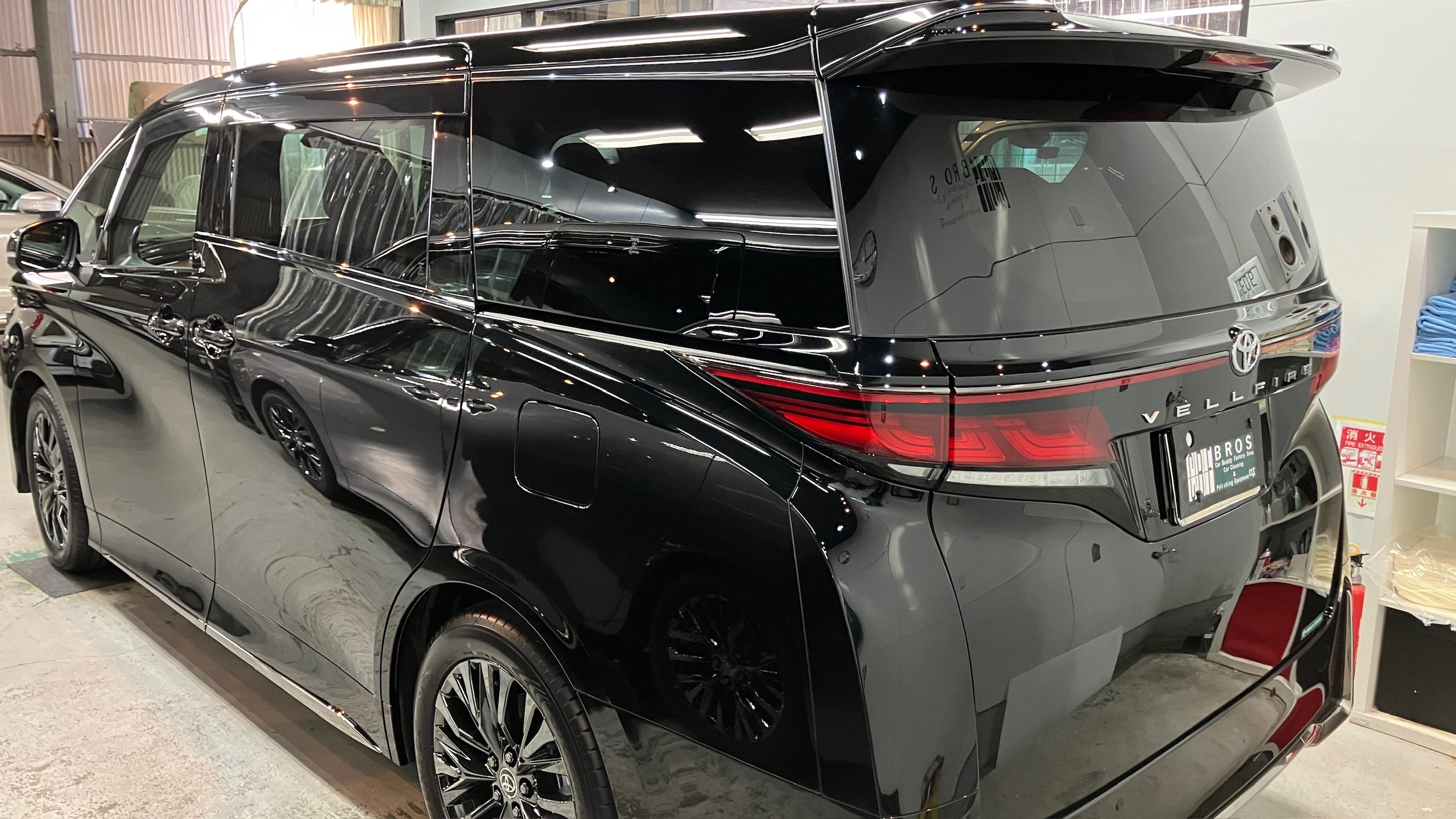 トヨタ・ヴェルファイア:ガードグレイズ施工:完成写真4