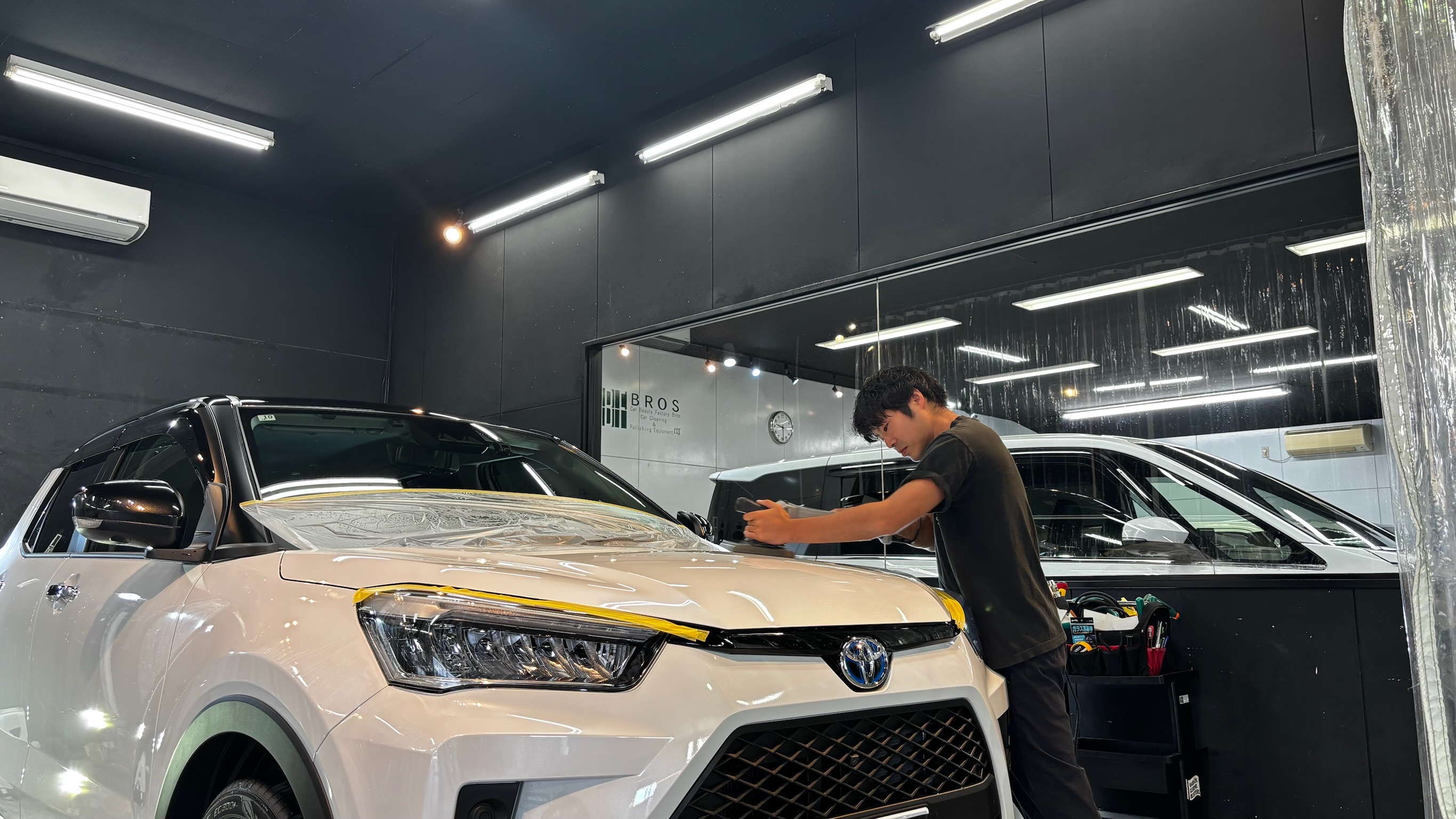 トヨタ・ライズ:ガードグレイズ施工:施工写真1