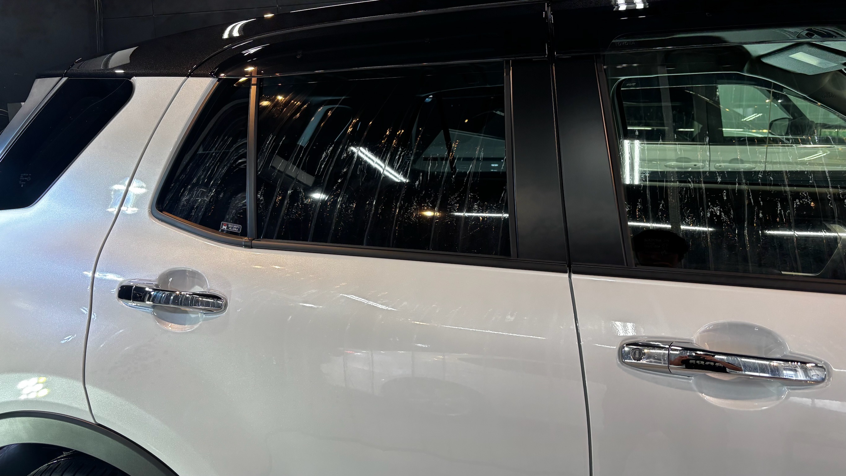 トヨタ・ライズ:ガードグレイズ施工:断熱カーフィルム施工:完成写真3