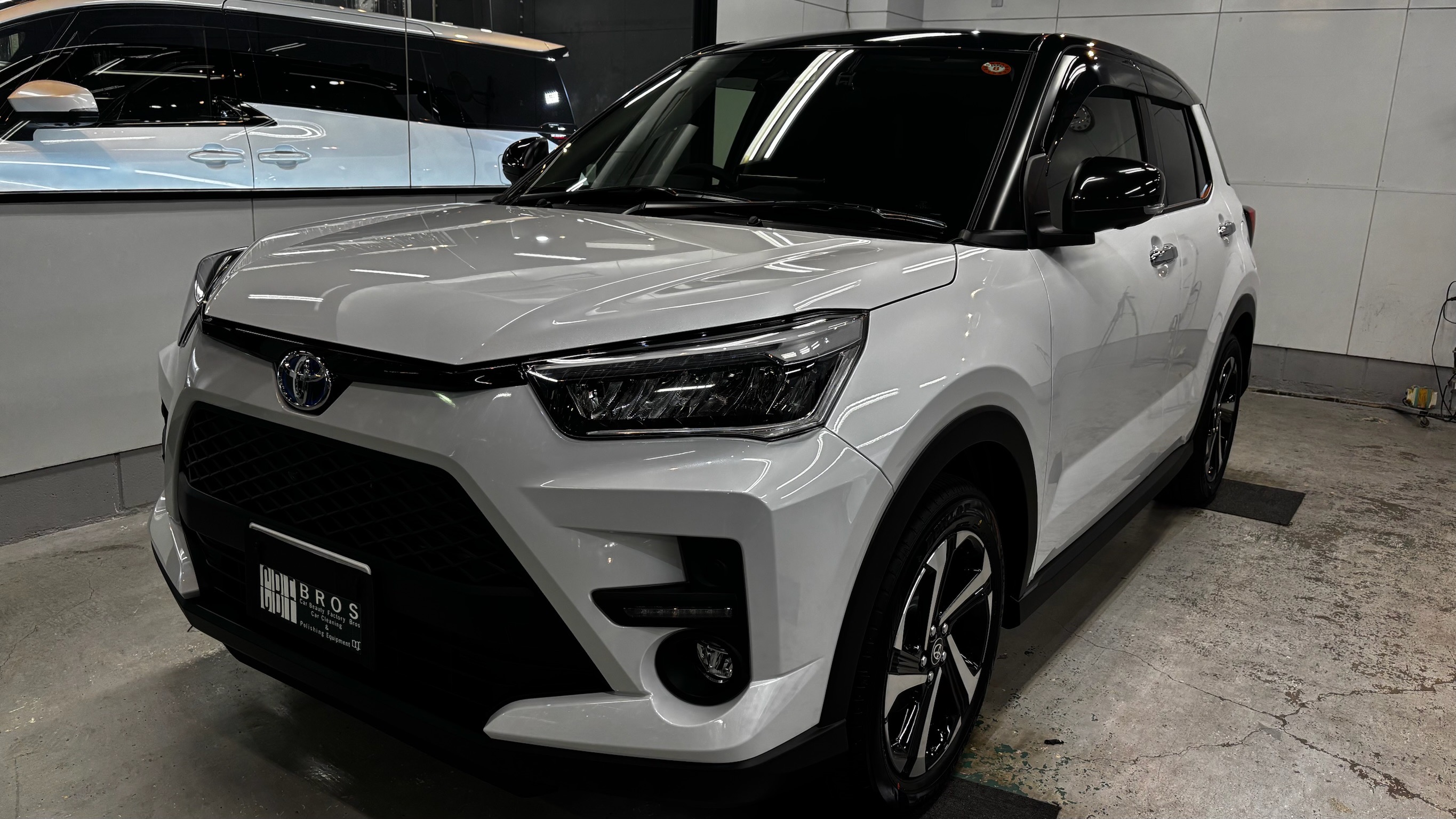 トヨタ・ライズ:ガードグレイズ施工:完成写真2