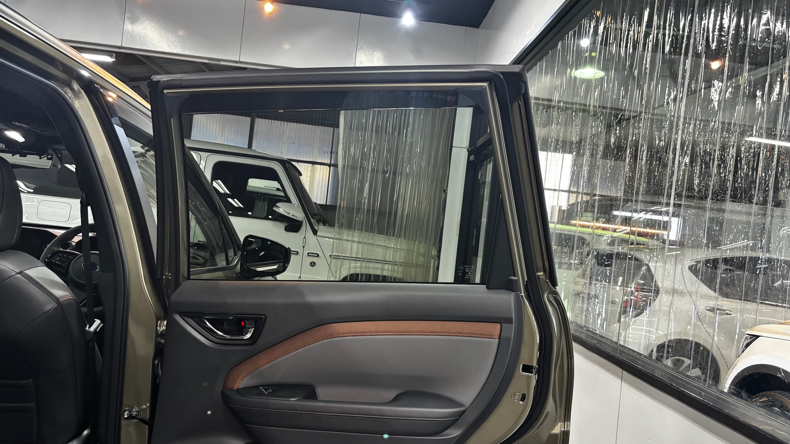 スバル・フォレスター:断熱フィルム施工:完成写真4