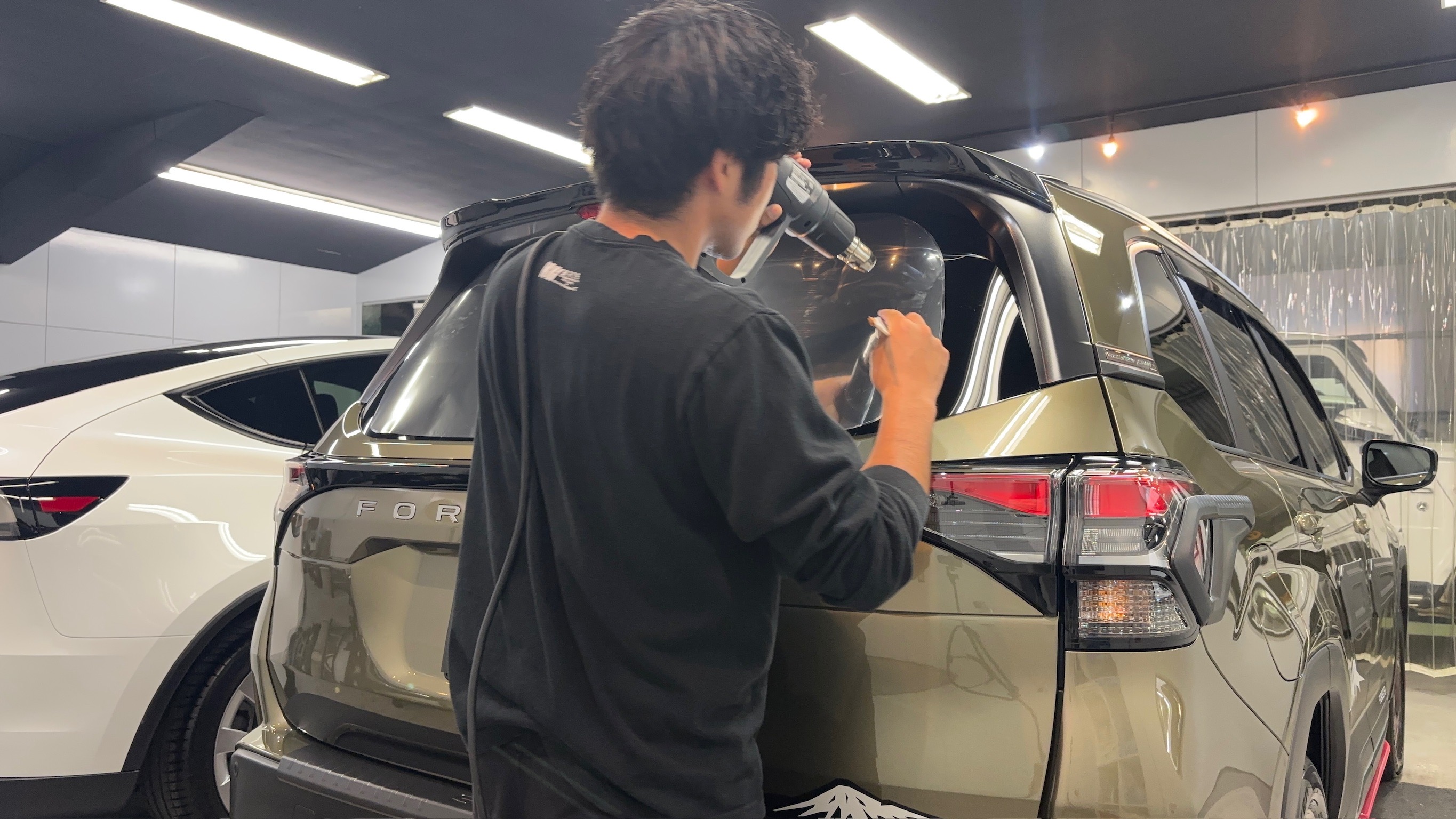 スバル・フォレスター:断熱フィルム施工:施工写真1