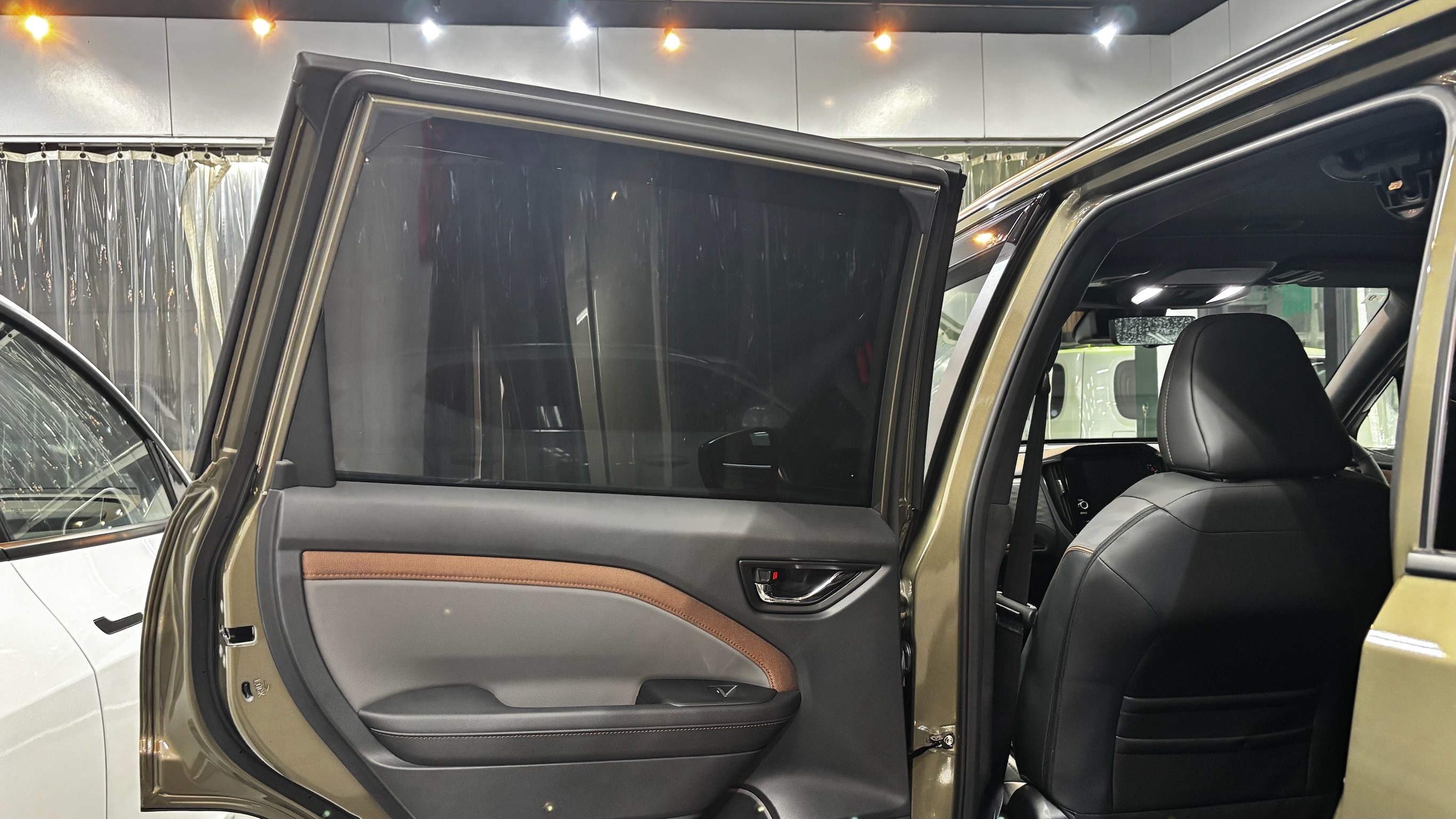 スバル・フォレスター:断熱フィルム施工:完成写真8