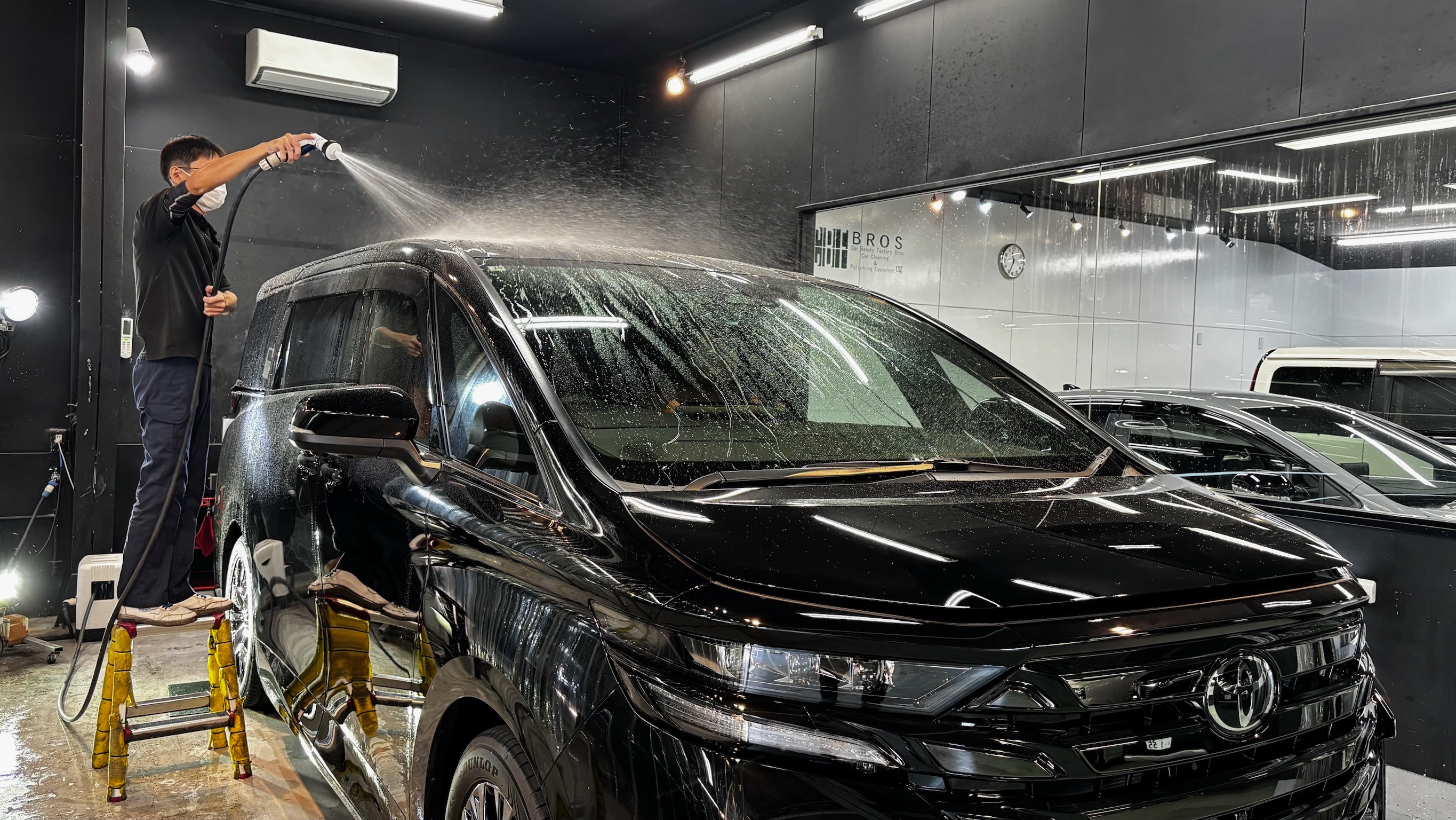 トヨタ・ヴェルファイア:ガードグレイズ施工:施工写真1