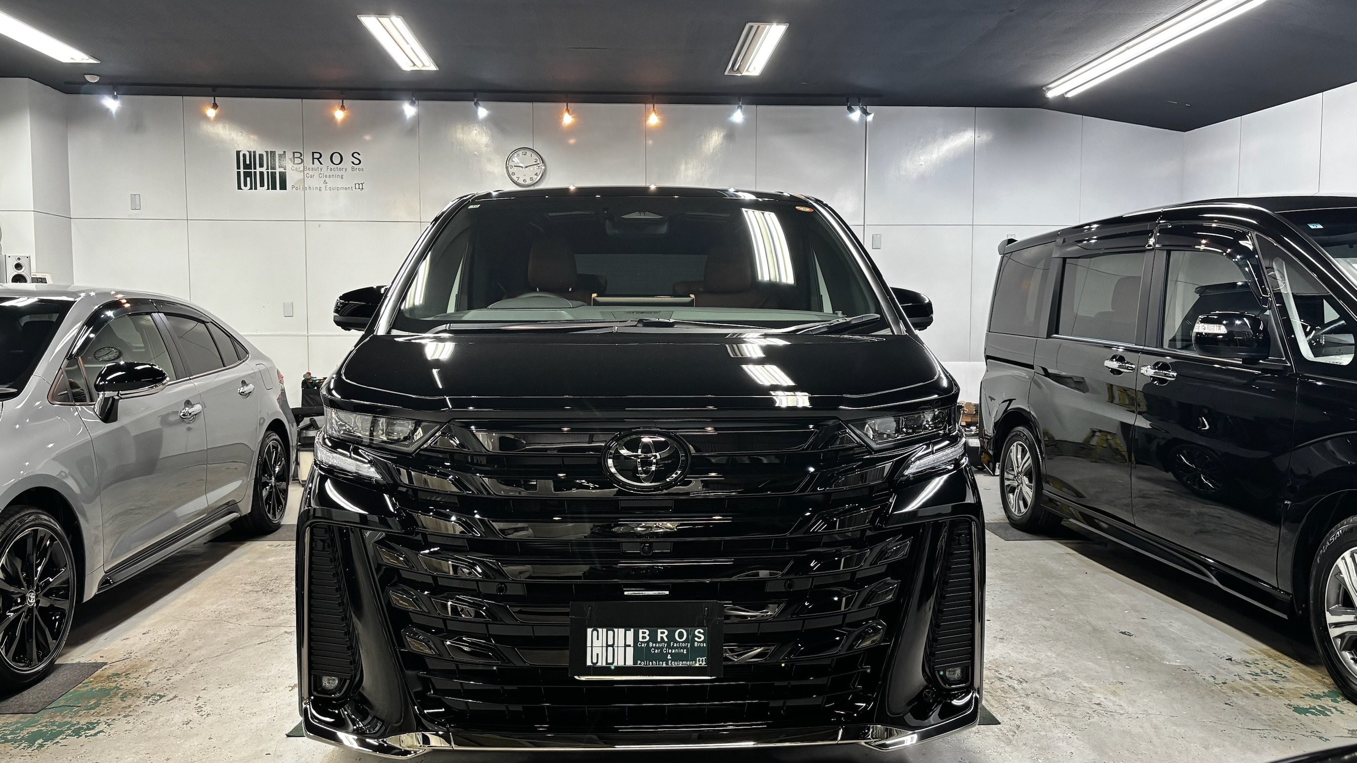 トヨタ・ヴェルファイア：ガードグレイズ施工：完成写真１