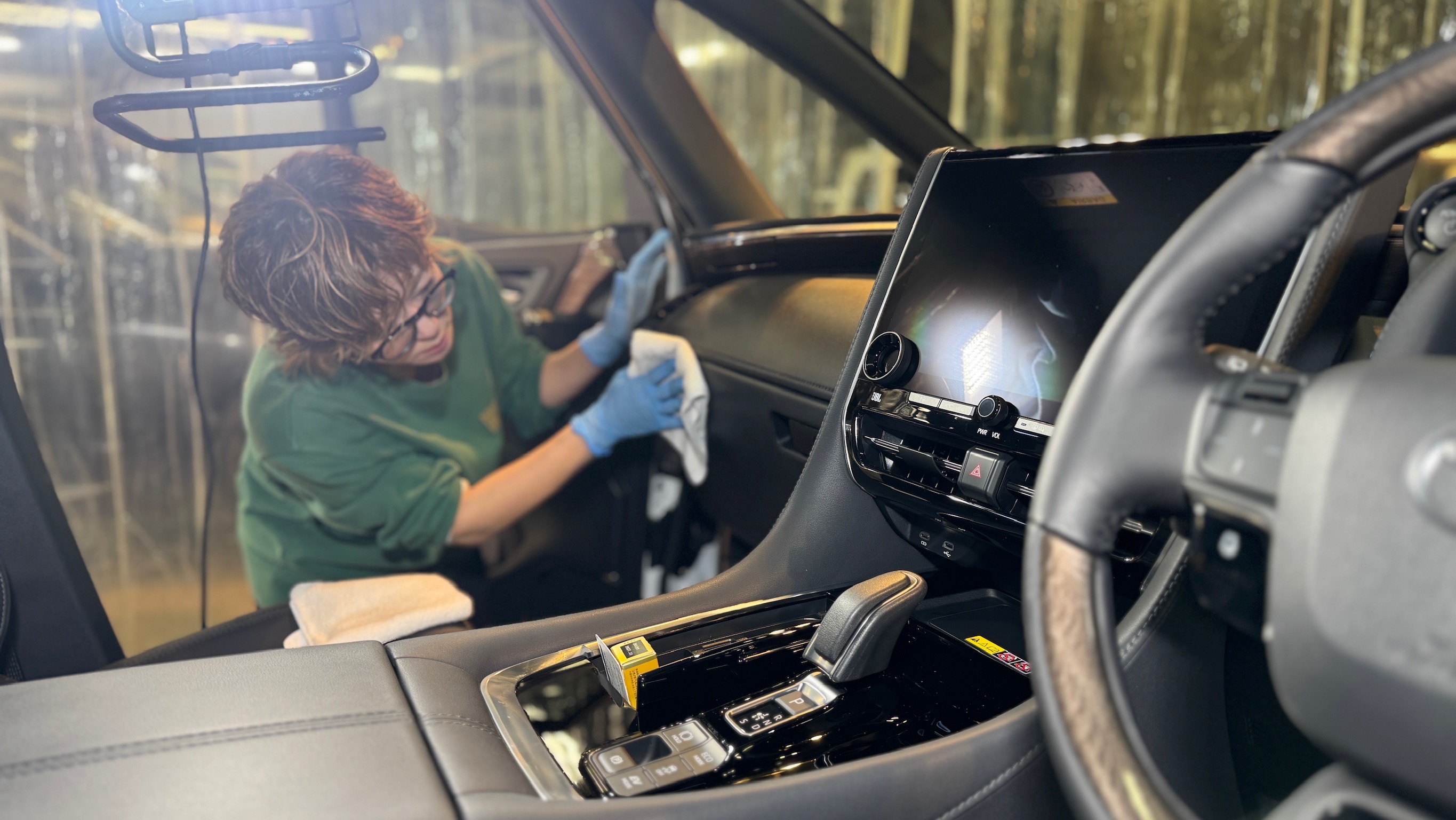 トヨタ・アルファード：インテリアコーティング施工：施工写真２