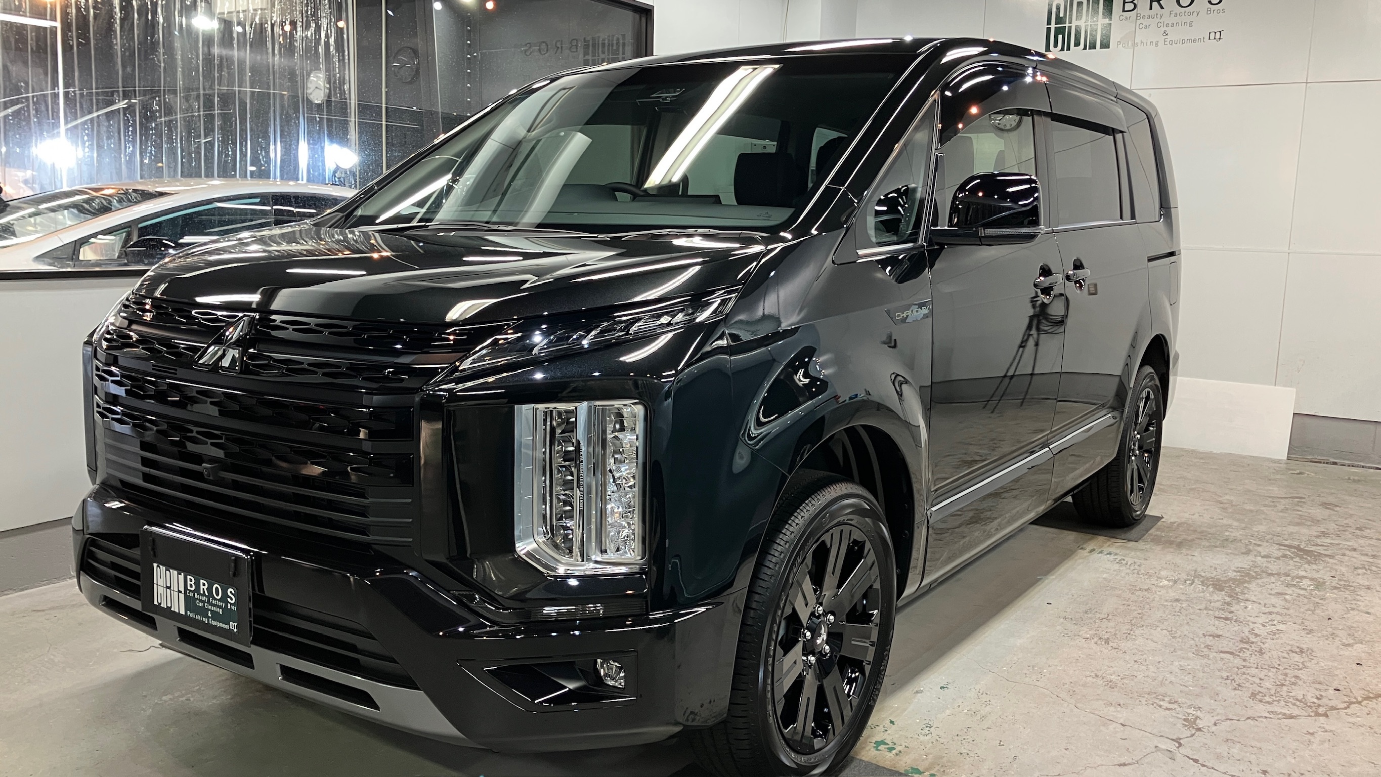 三菱・デリカD５：ガードグレイズ施工：完成写真２