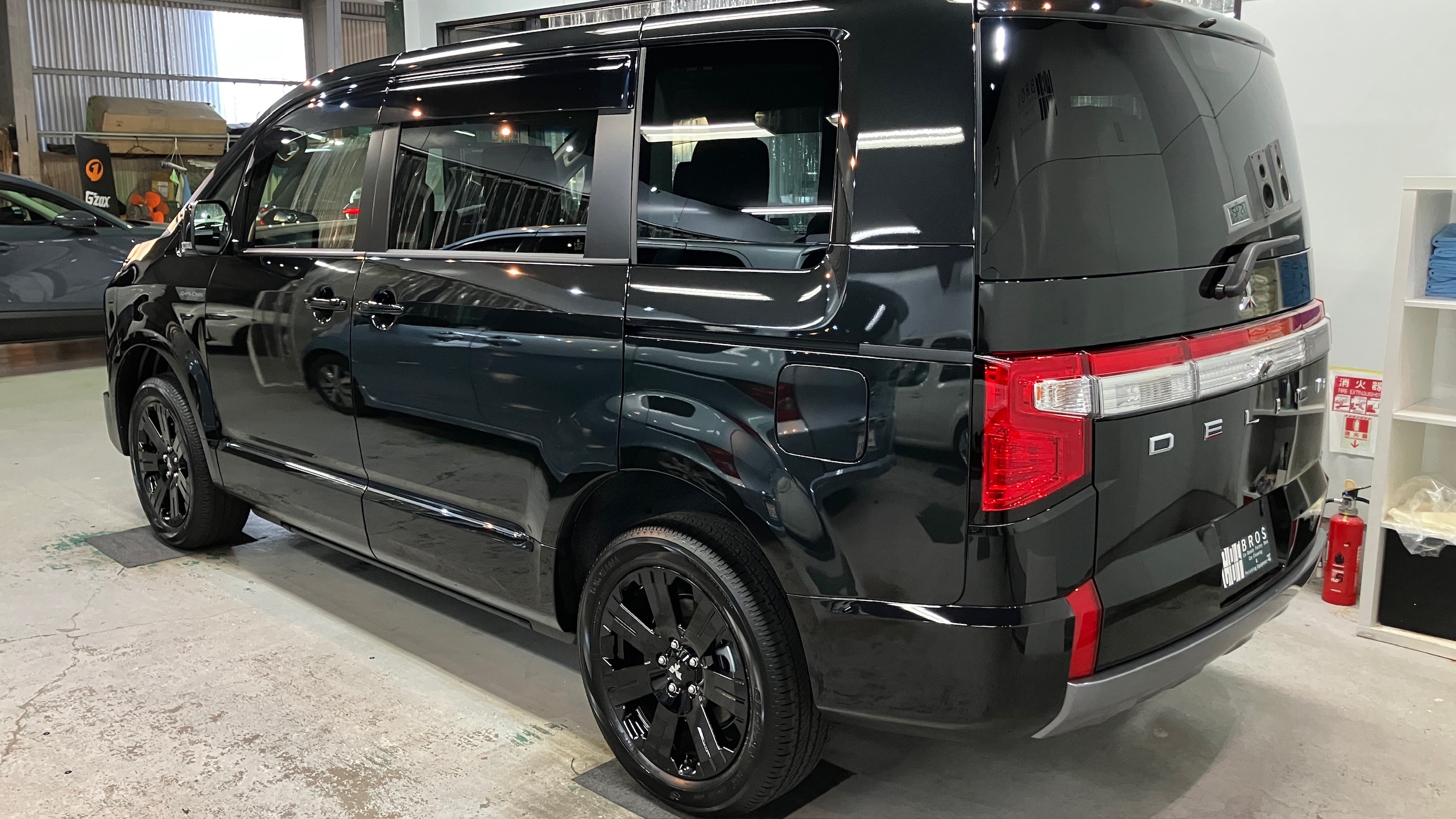 三菱・デリカD５：ガードグレイズ施工：完成写真4