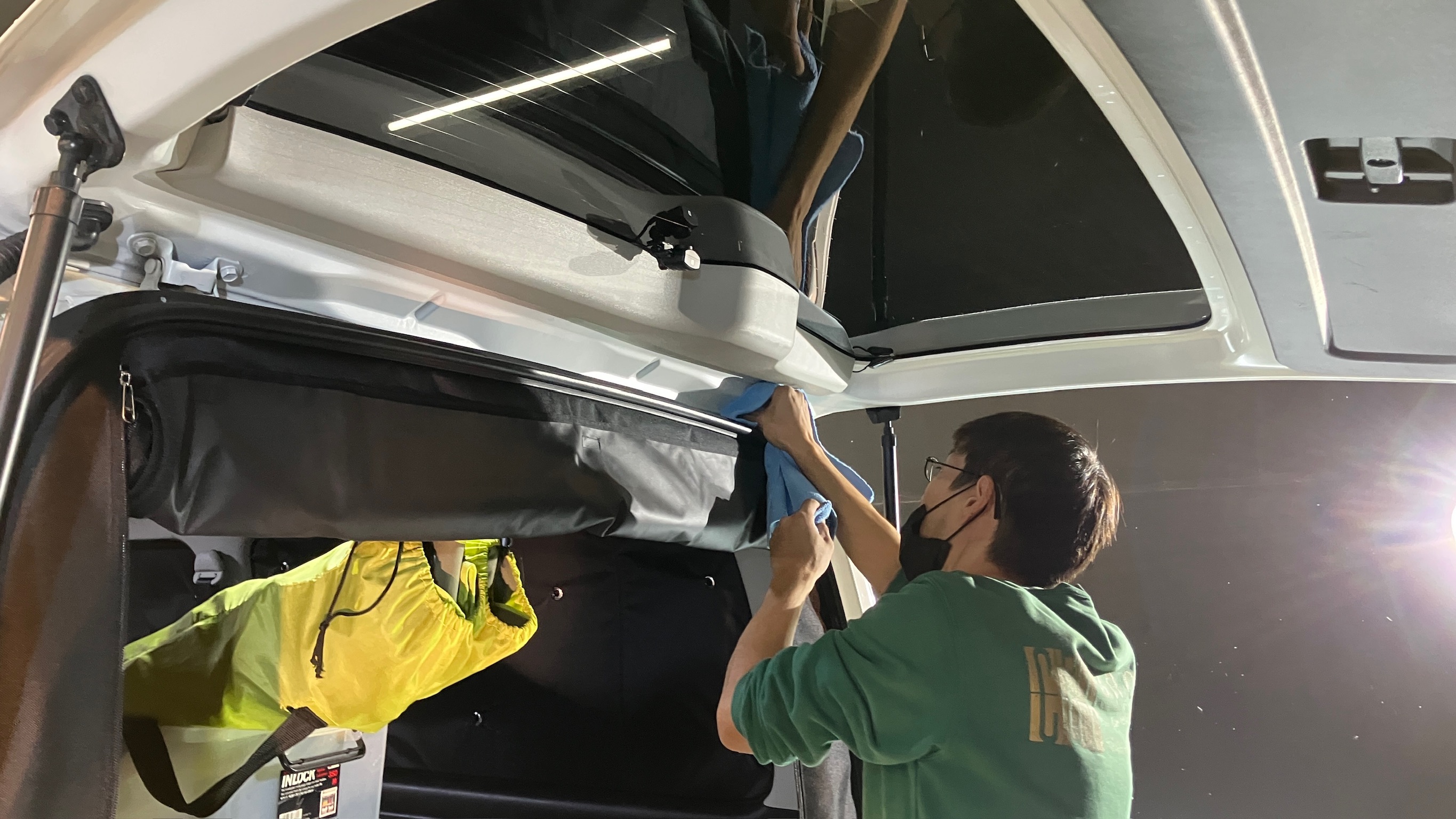 トヨタ・ハイエース:ガードグレイズ施工:施工写真2