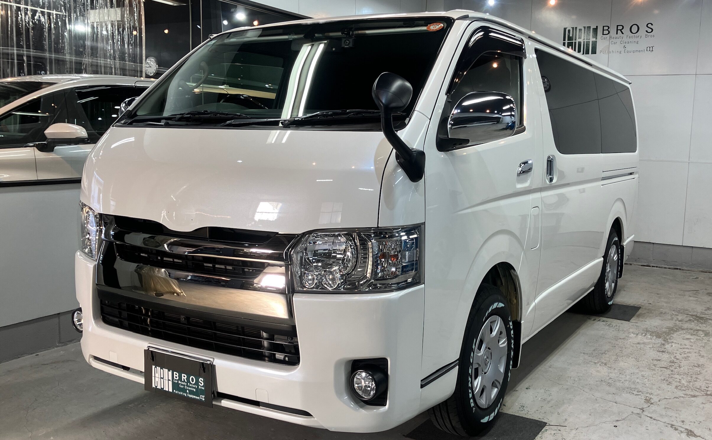 トヨタ・ハイエース:ガードグレイズ施工:完成写真2