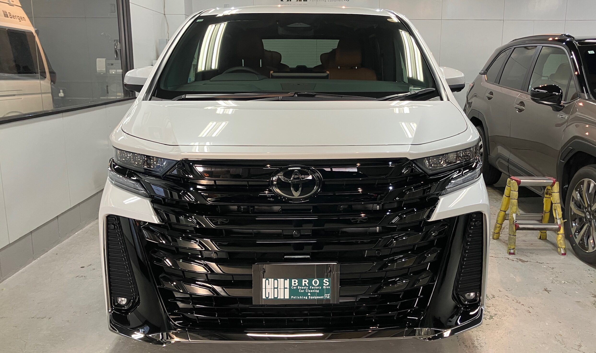 トヨタ・ヴェルファイア：アドバンスド施工：完成写真１