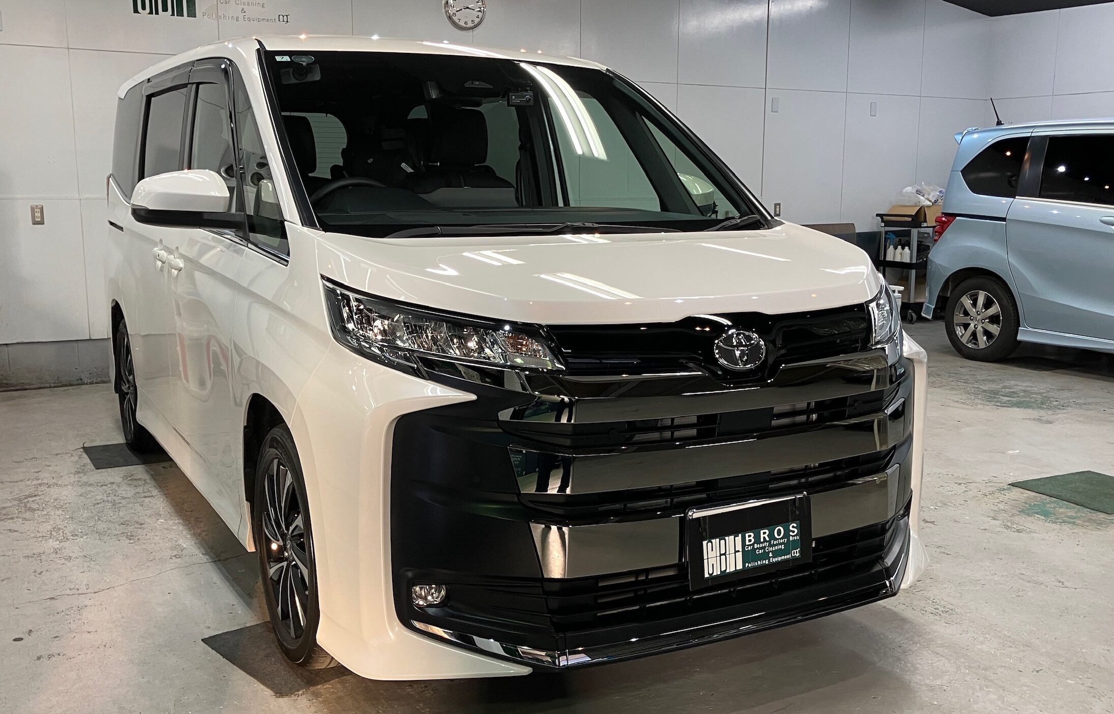 トヨタ・ノア：ガードグレイズ：完成写真２