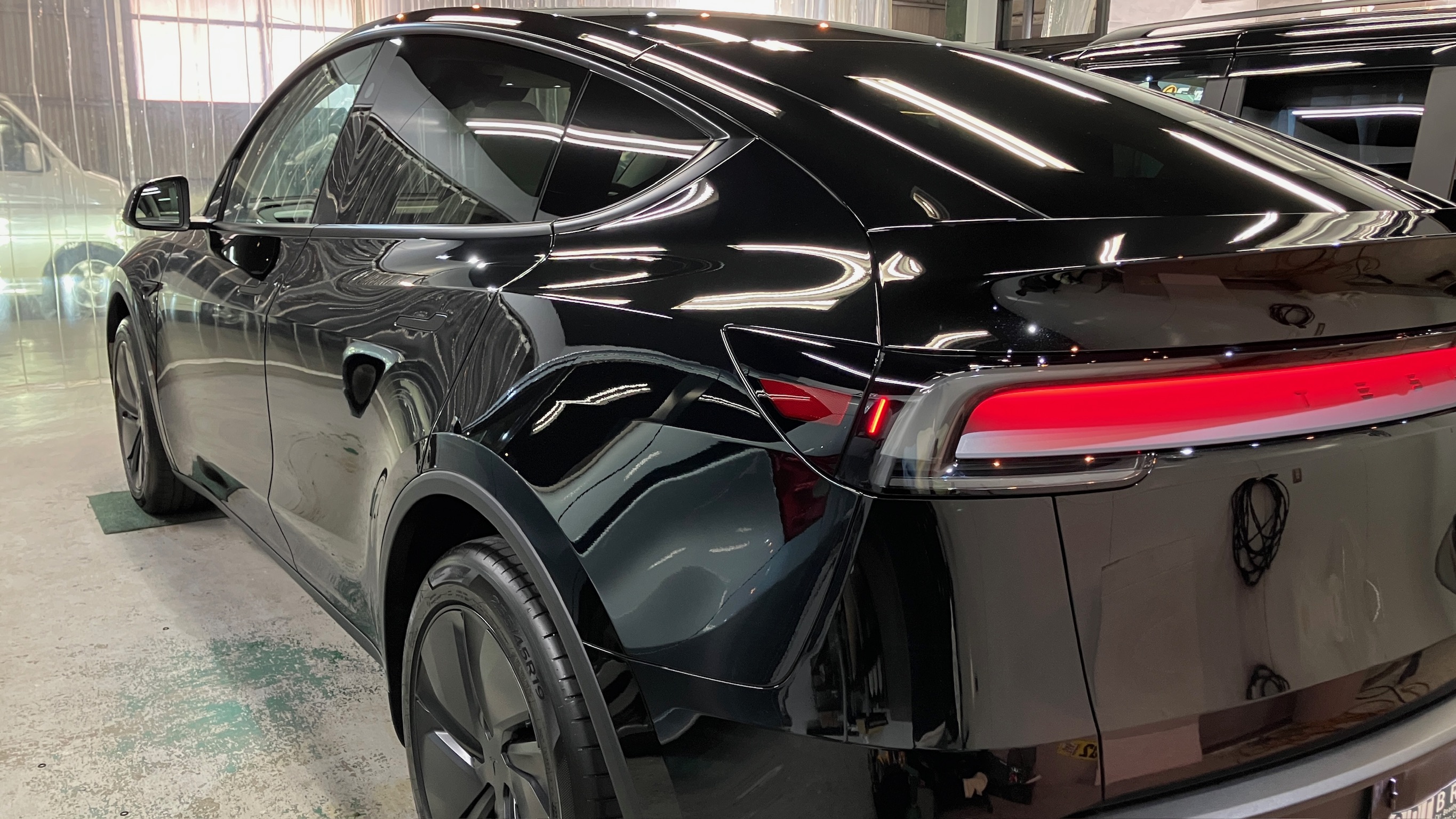 テスラ・モデルY:ガードグレイズ施工:完成写真3