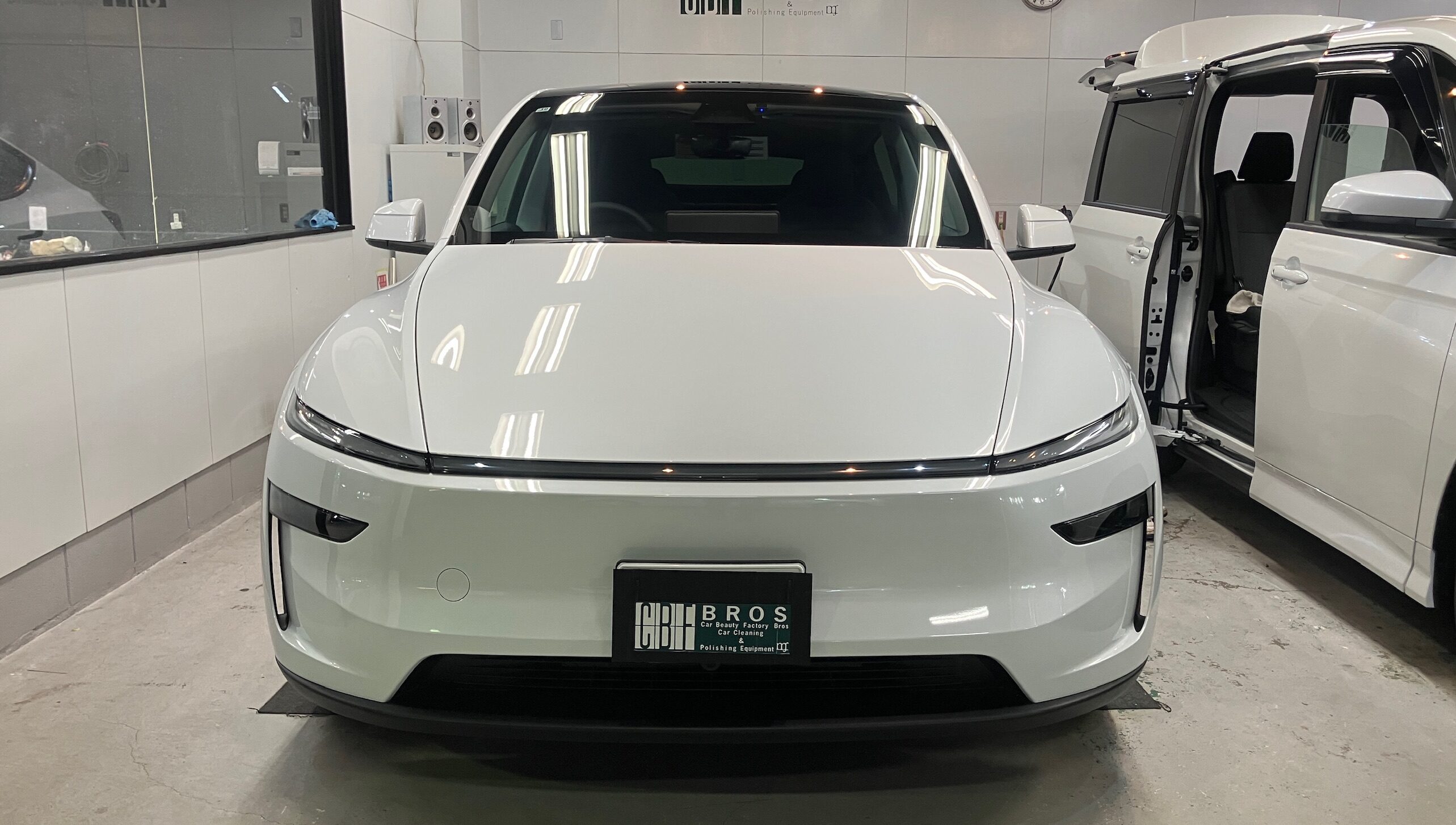 テスラ・モデルY:ガードグレイズ施工:完成写真1