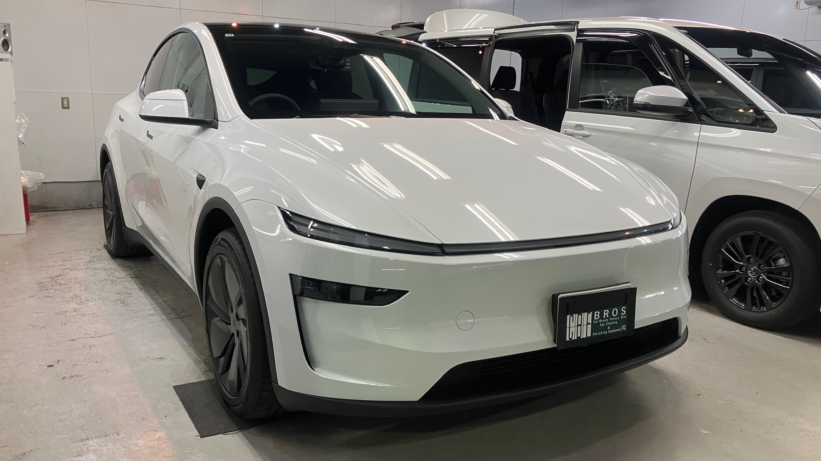 テスラ・モデルY:ガードグレイズ施工:完成写真2