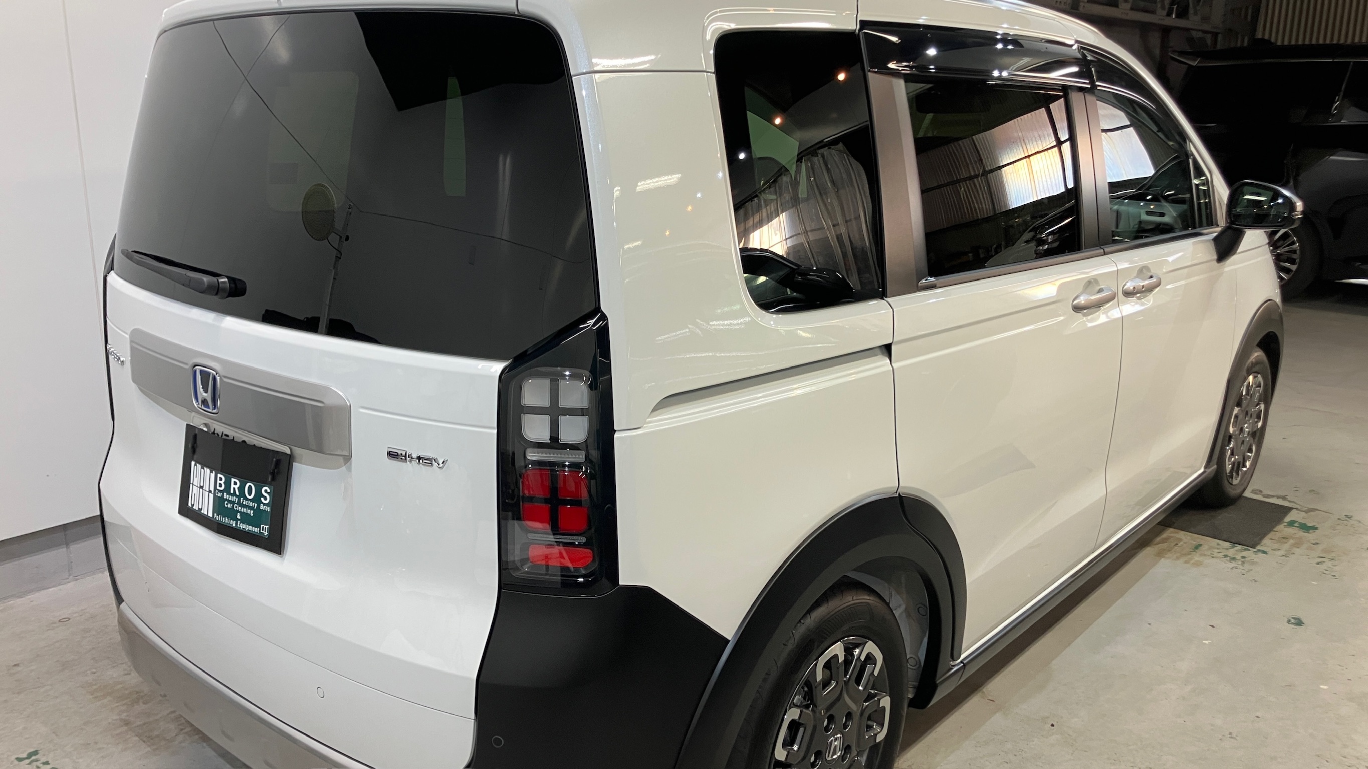 ホンダ・フリード：セラミック施工：完成写真３