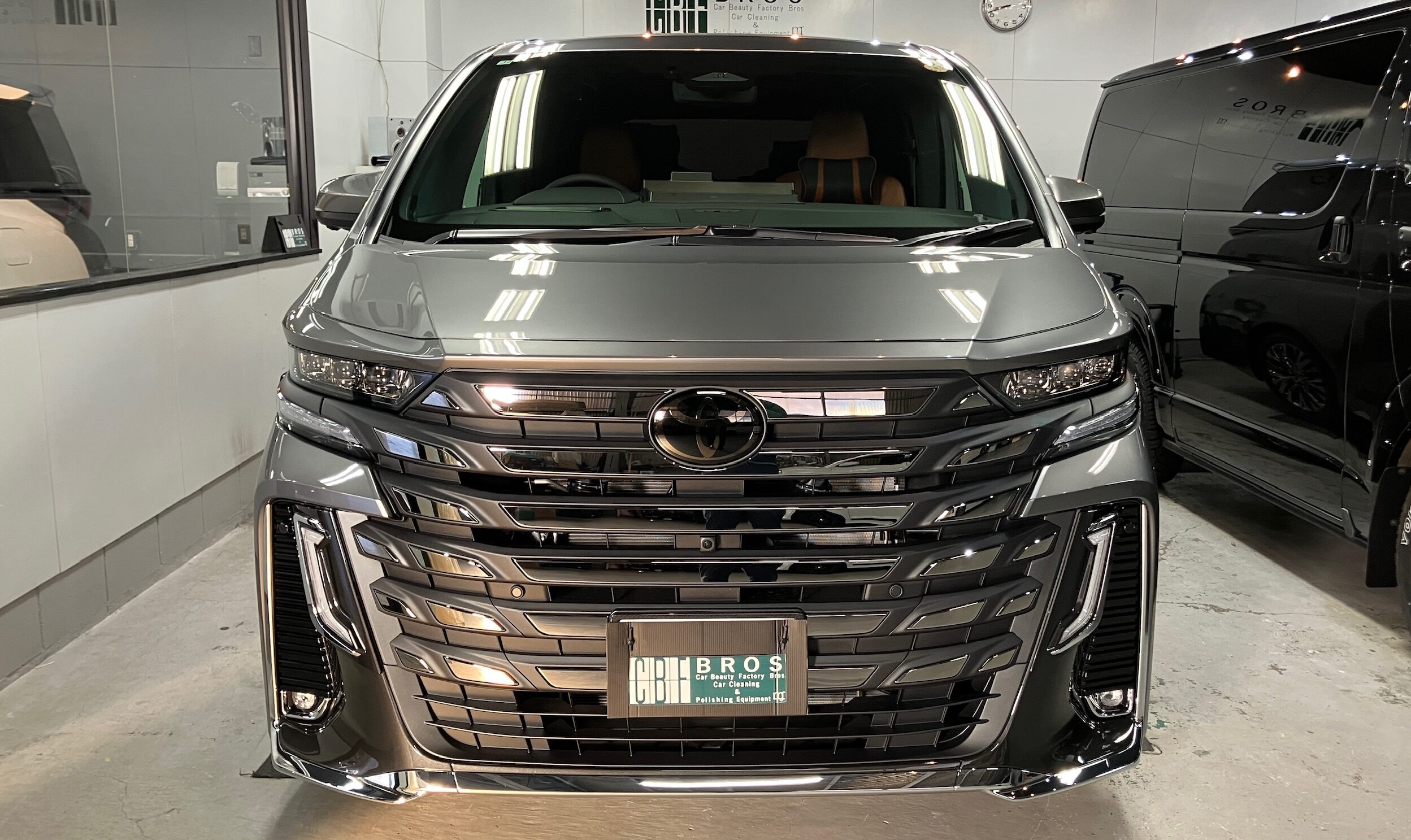 トヨタ・ヴェルファイア：アドバンスド施工：完成写真１