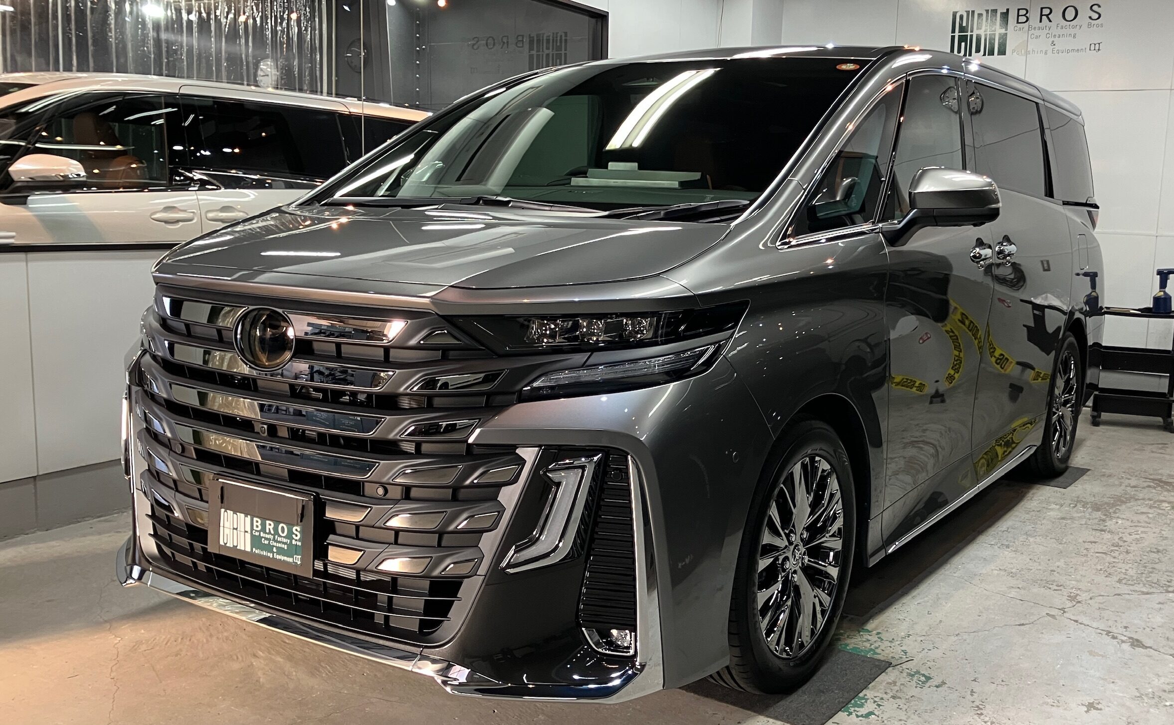 トヨタ・ヴェルファイア：アドバンスド施工：完成写真２