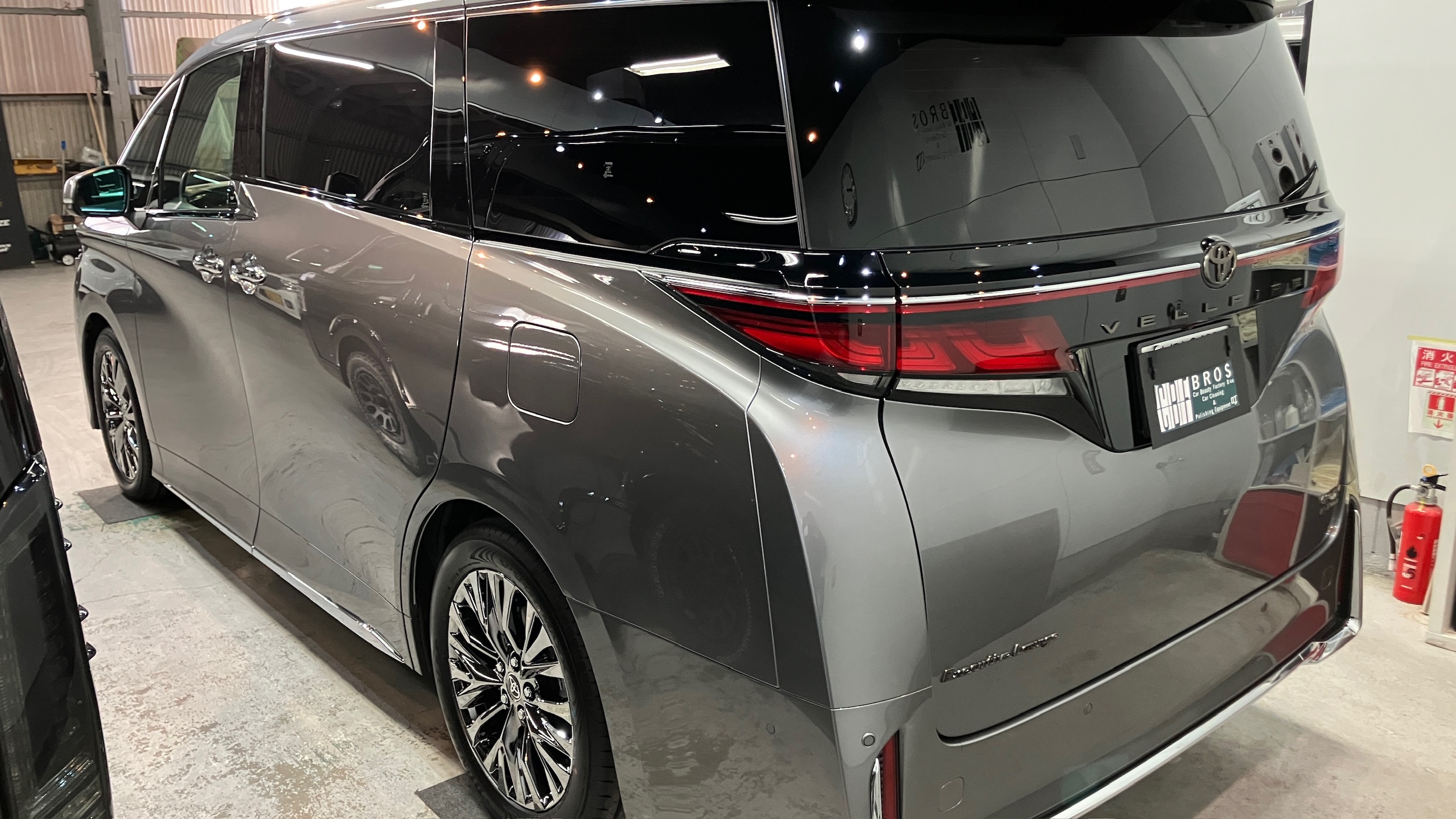 トヨタ・ヴェルファイア：アドバンスド施工：完成写真４