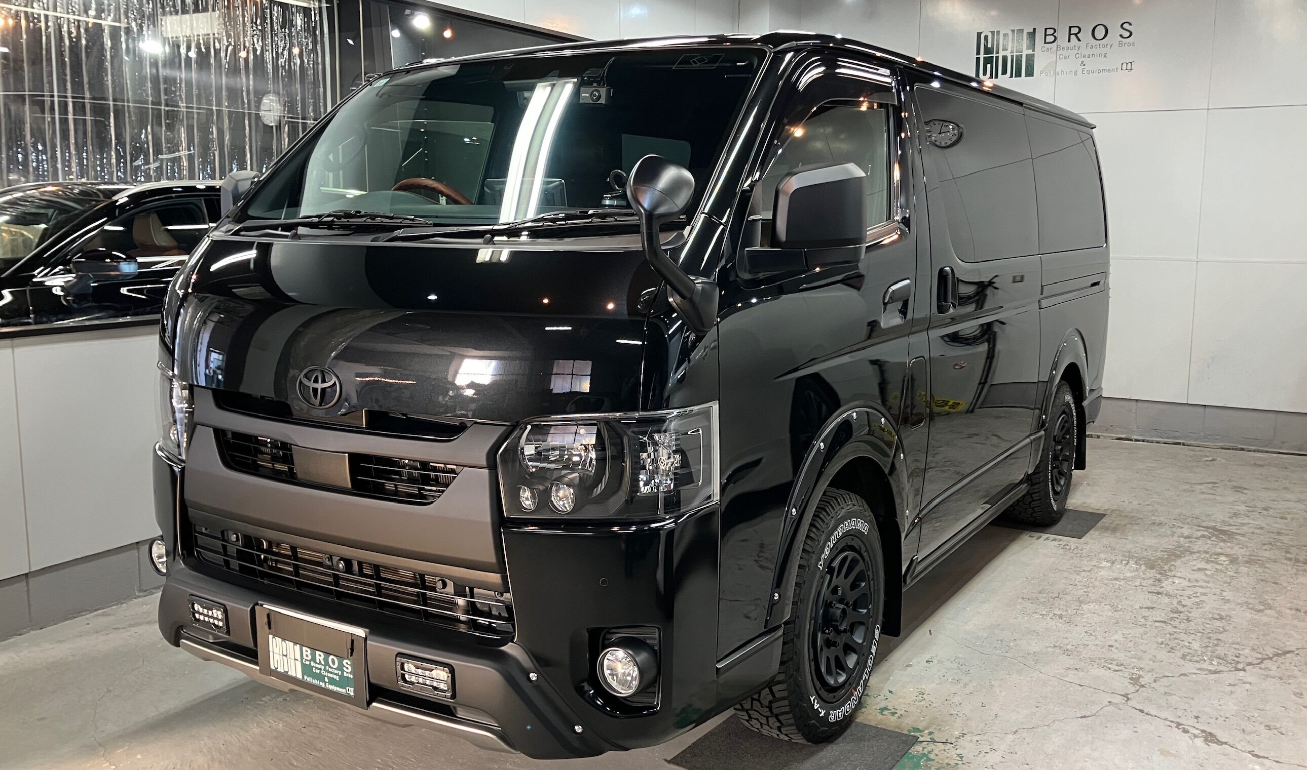 トヨタ・ハイエース：ガードグレイズ施工：完成写真２