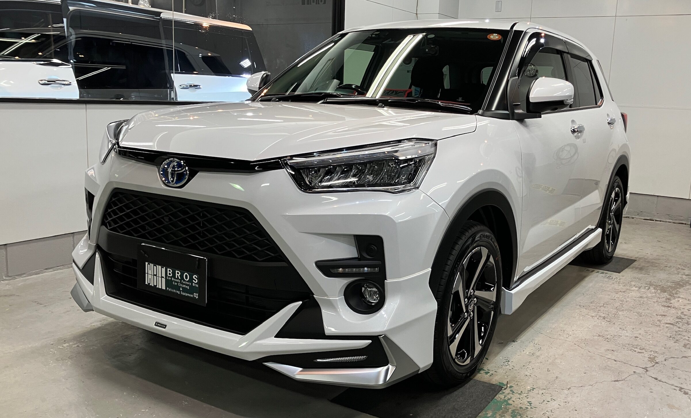 トヨタ・ライズ：ガードグレイズ施工：完成写真３