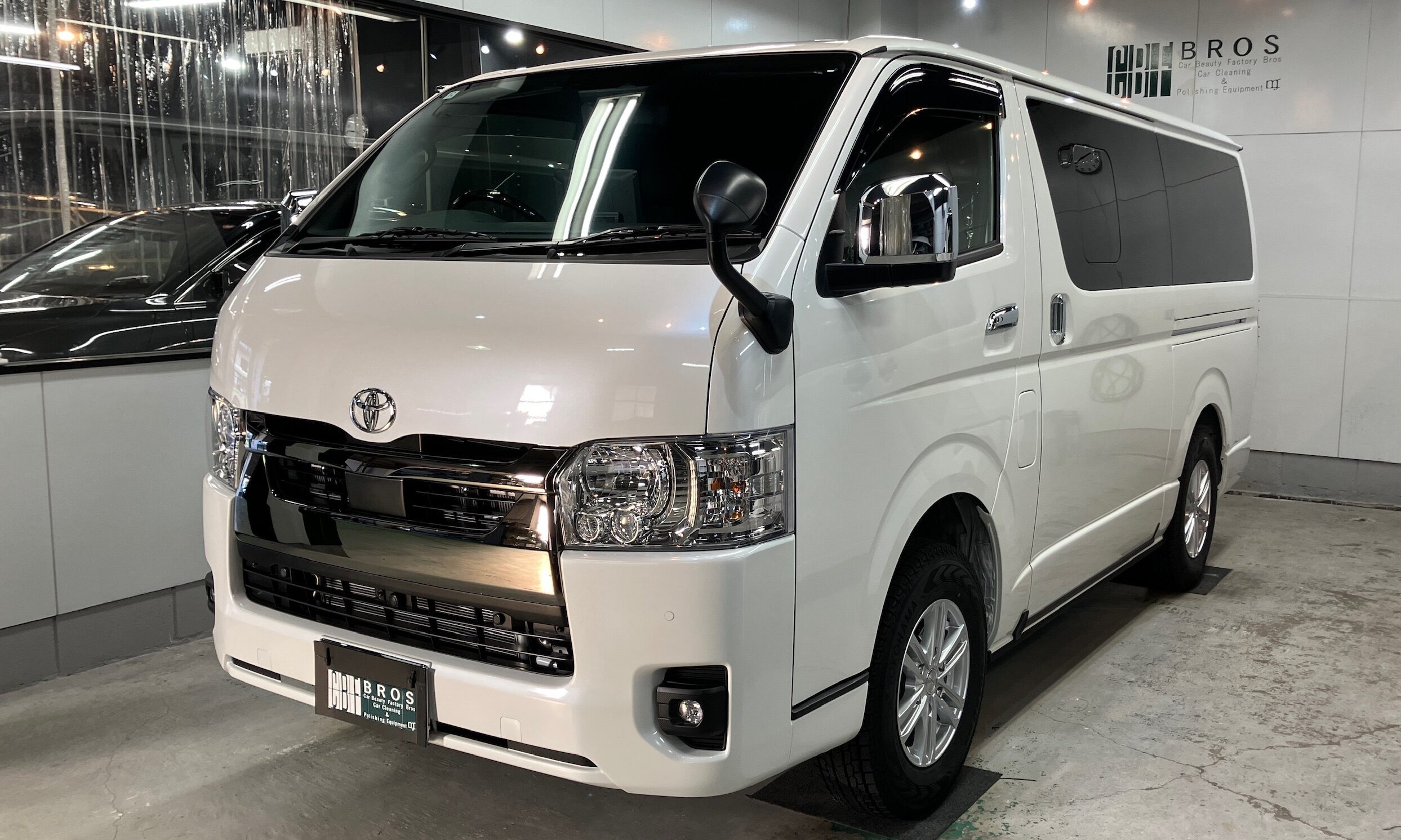 トヨタ・ハイエース：ガードグレイズ施工：完成写真３